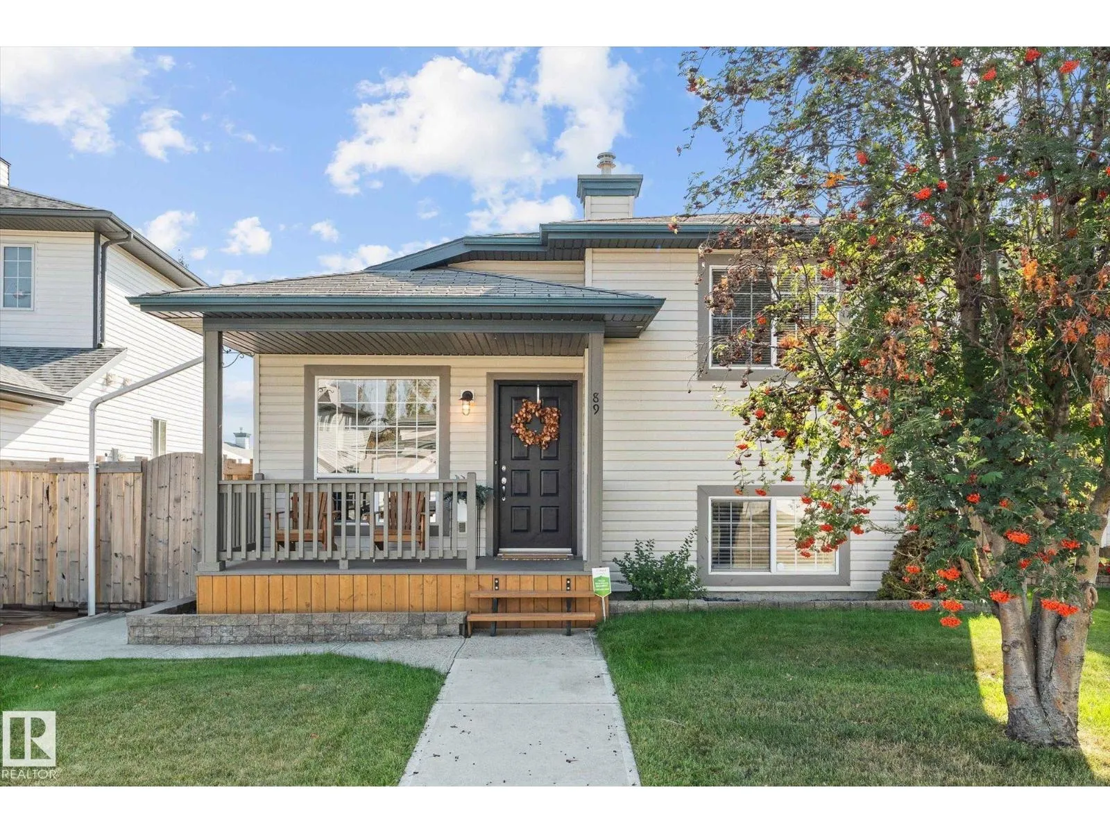 89 LANDSDOWNE DR