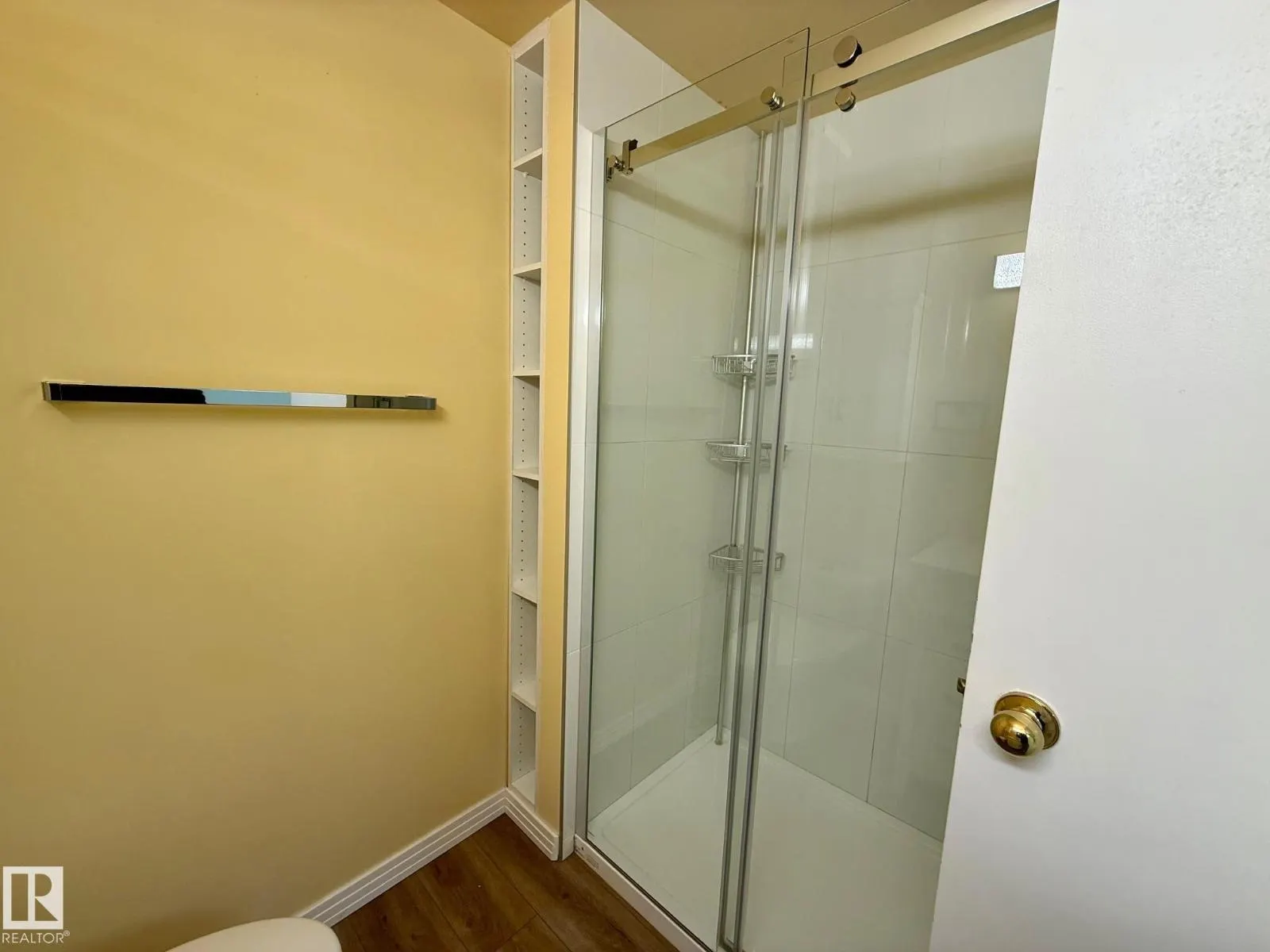 8223 189A ST NW