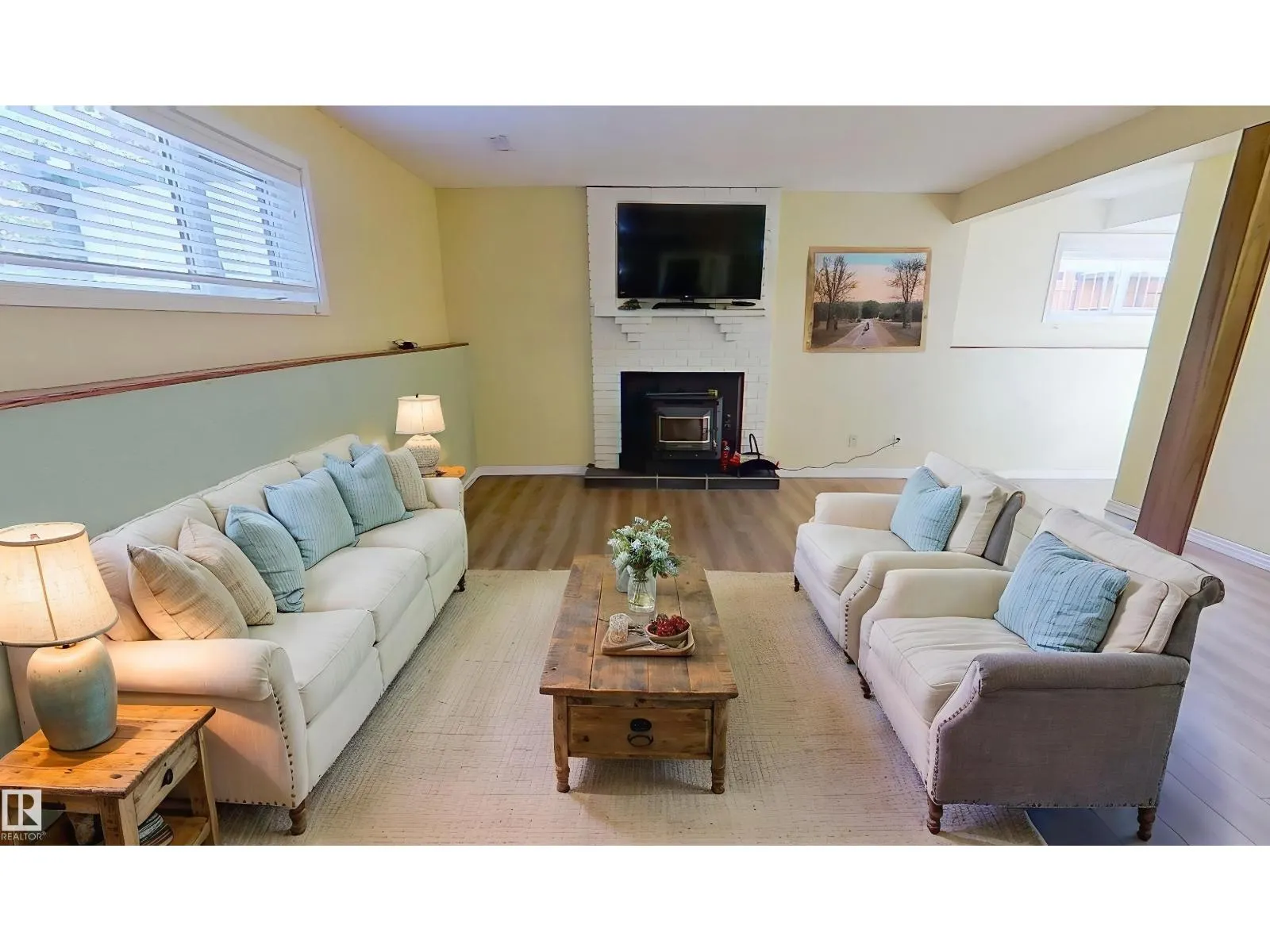 8223 189A ST NW