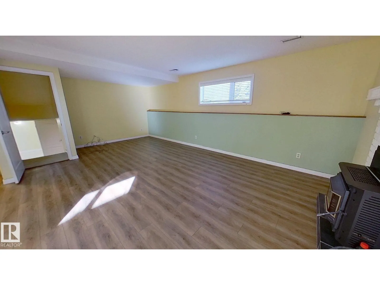 8223 189A ST NW