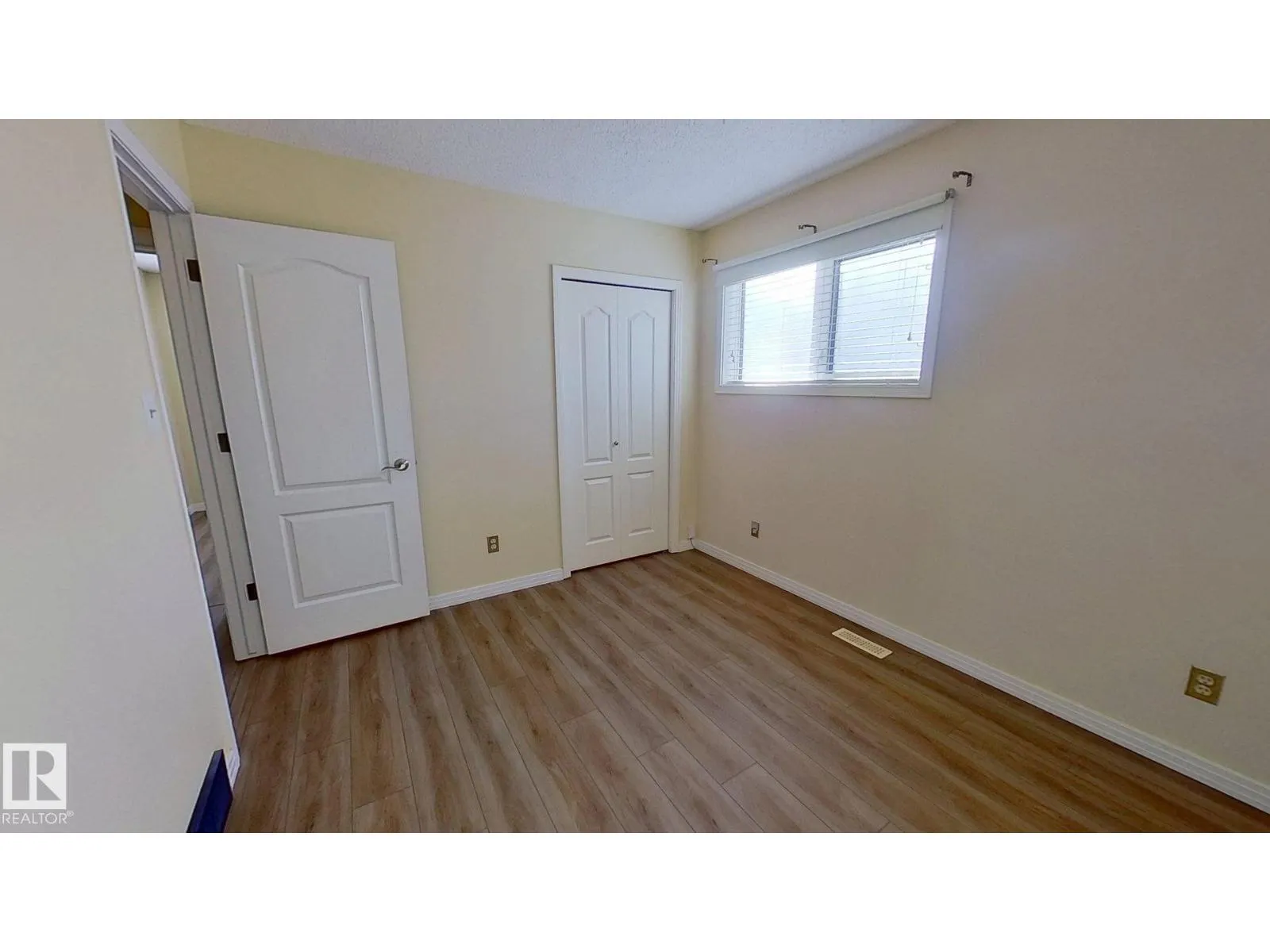 8223 189A ST NW