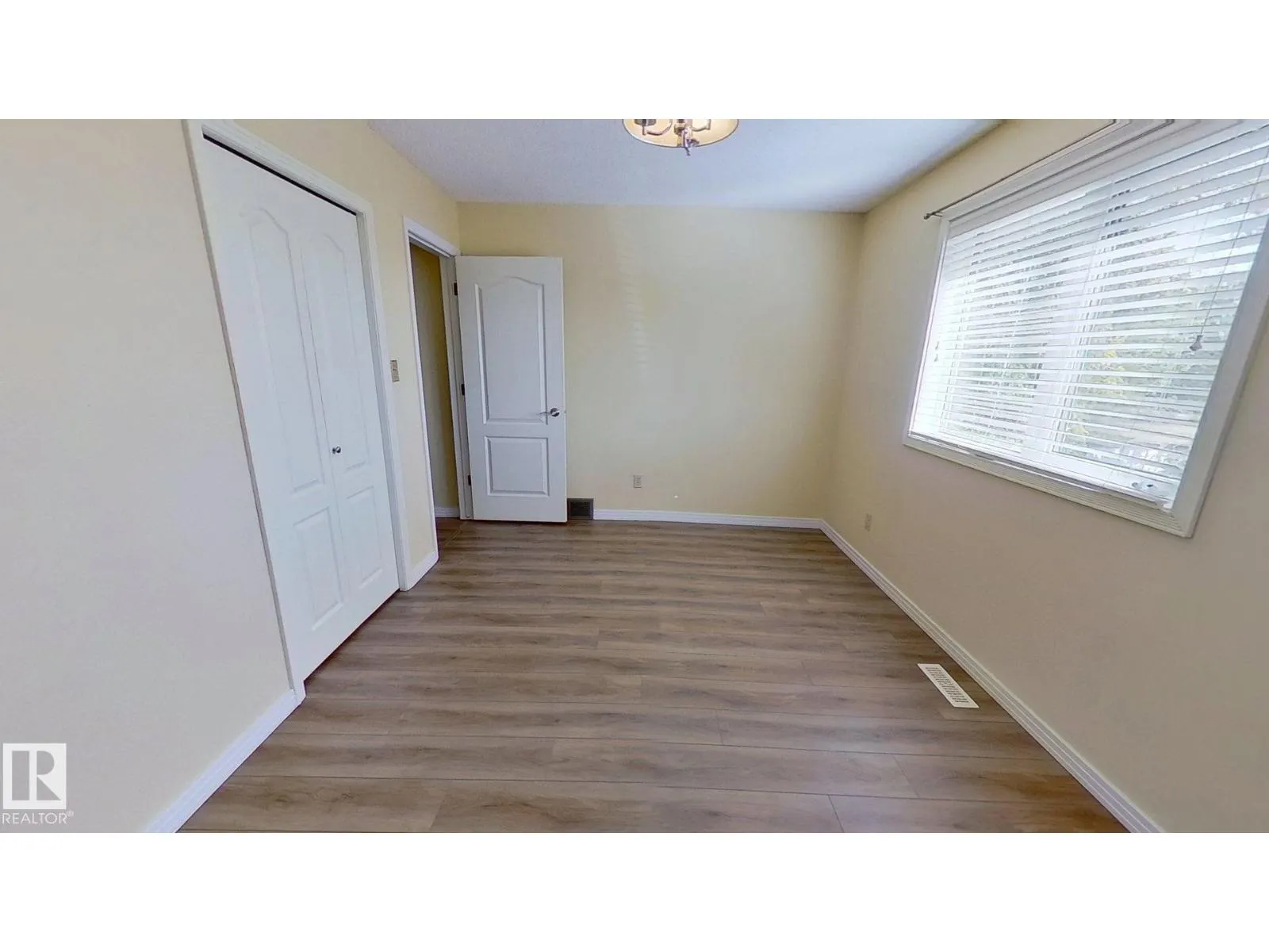 8223 189A ST NW