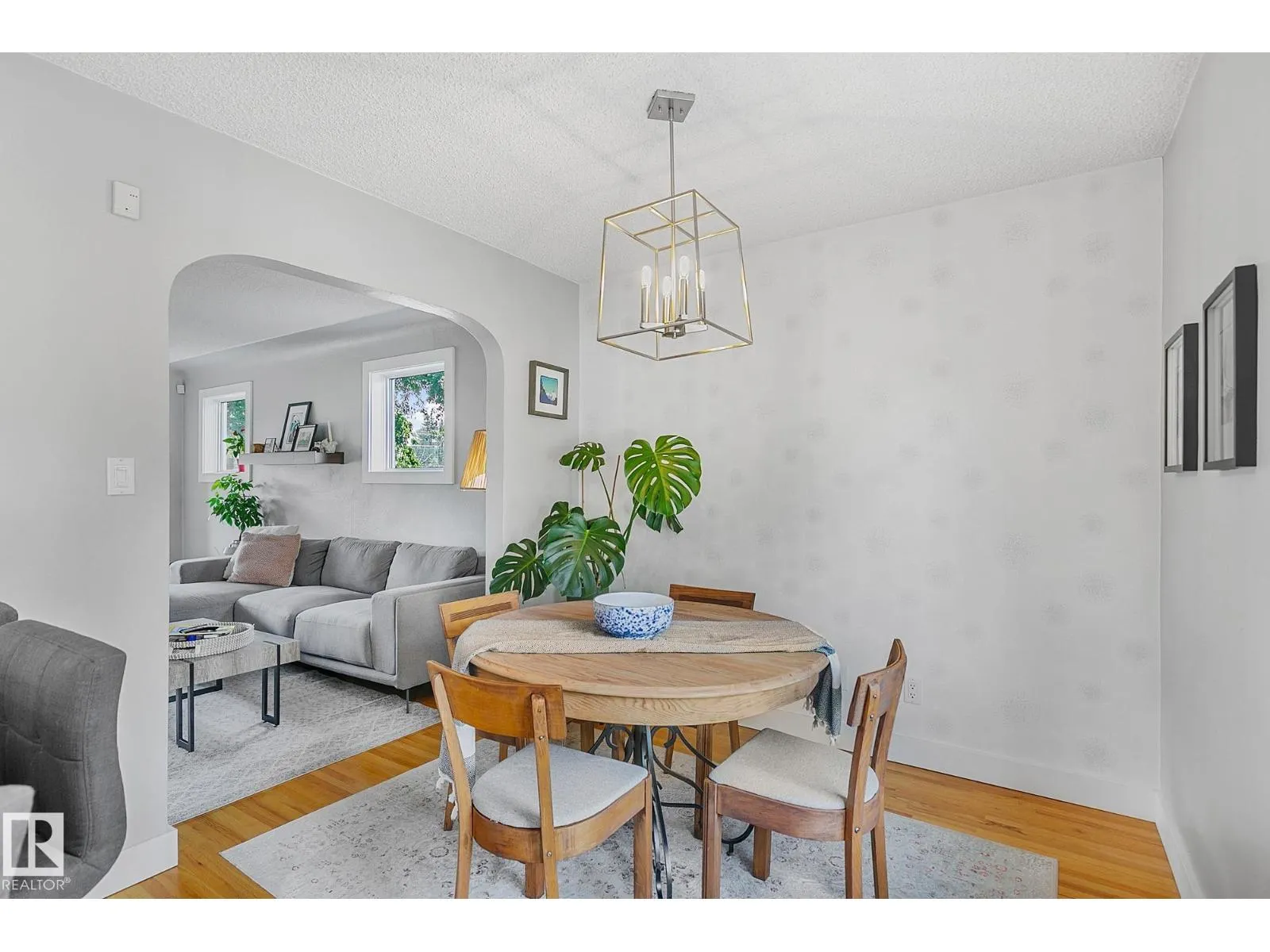 10958 117 ST NW
