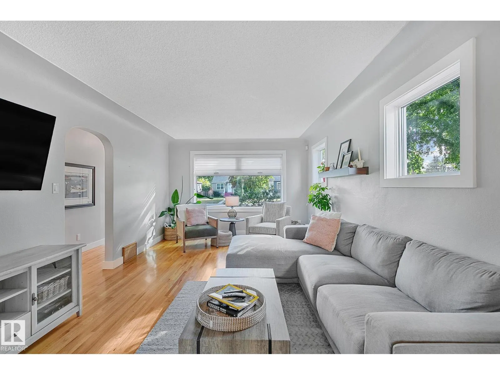 10958 117 ST NW