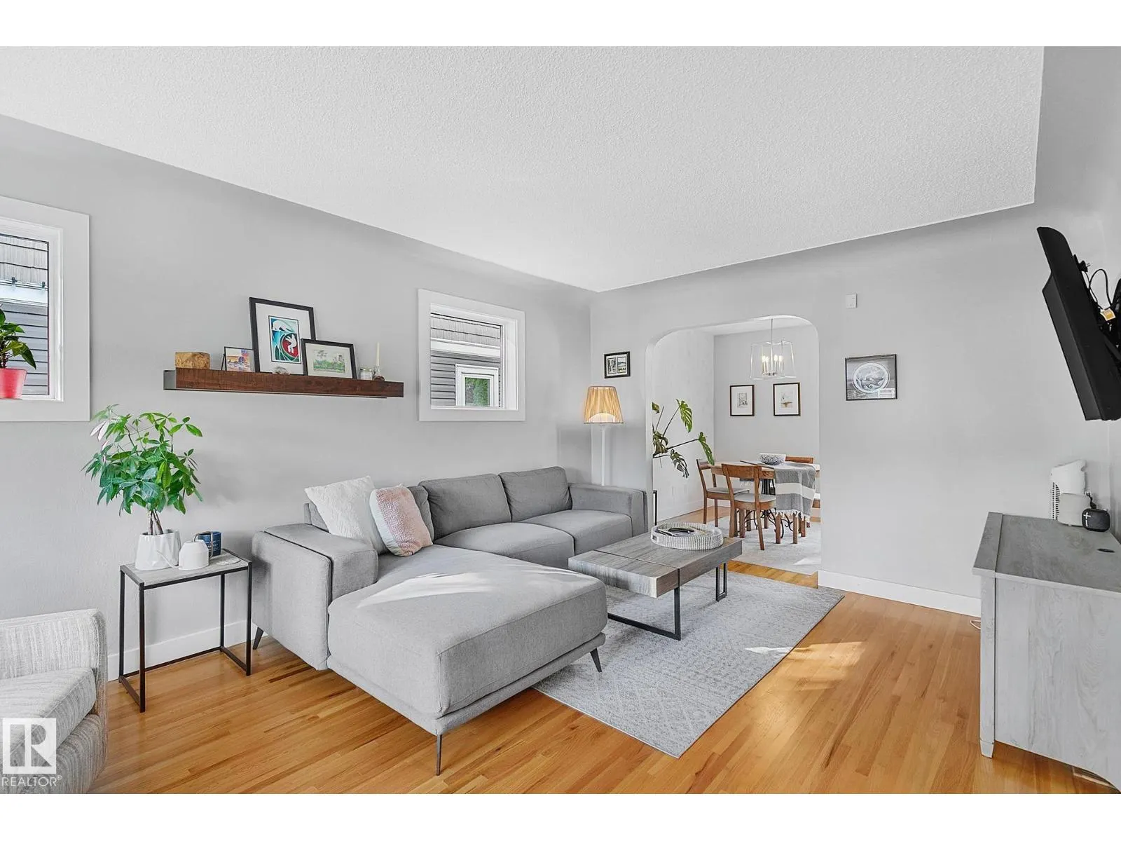 10958 117 ST NW
