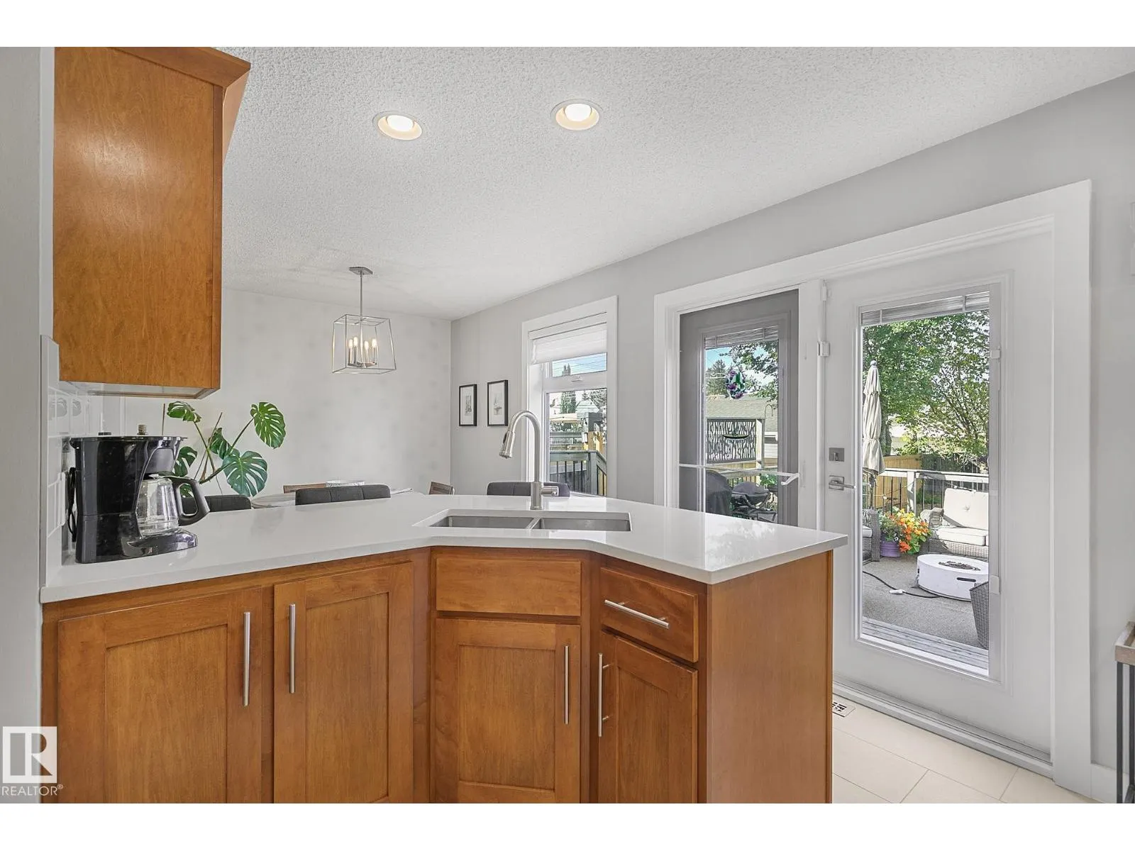 10958 117 ST NW