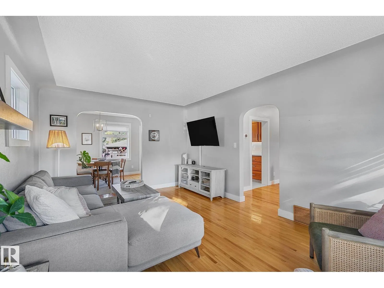 10958 117 ST NW