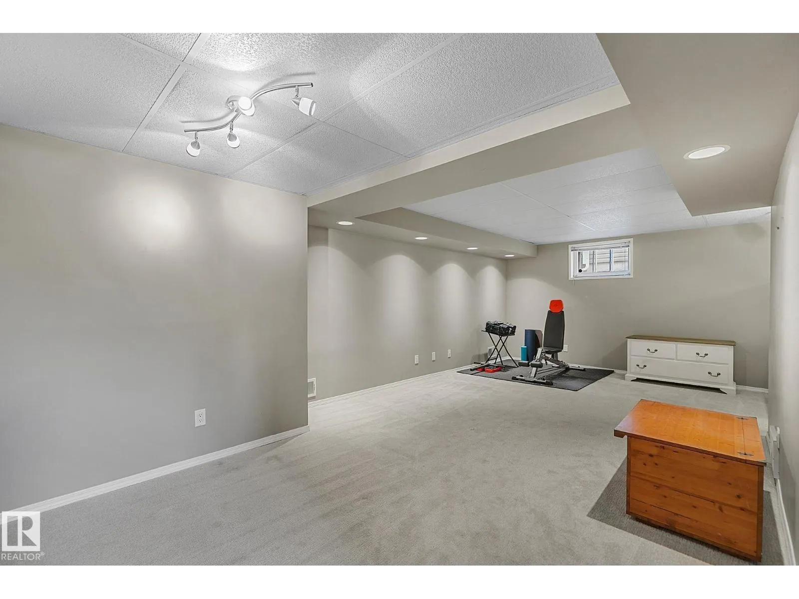 10958 117 ST NW