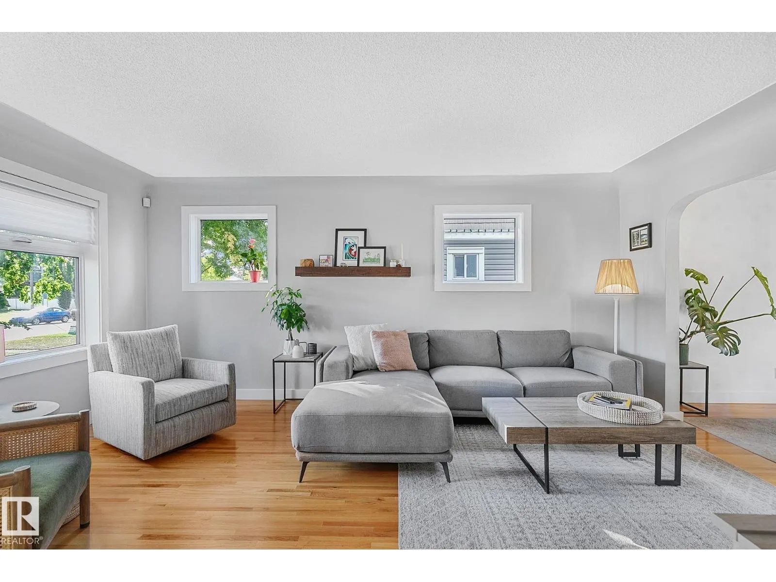 10958 117 ST NW