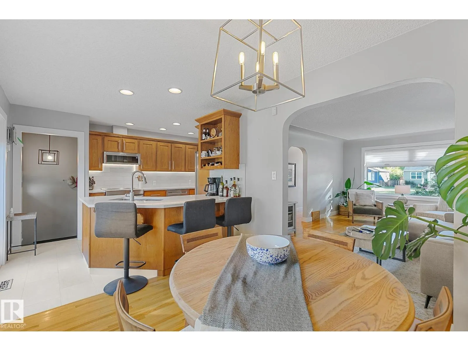 10958 117 ST NW