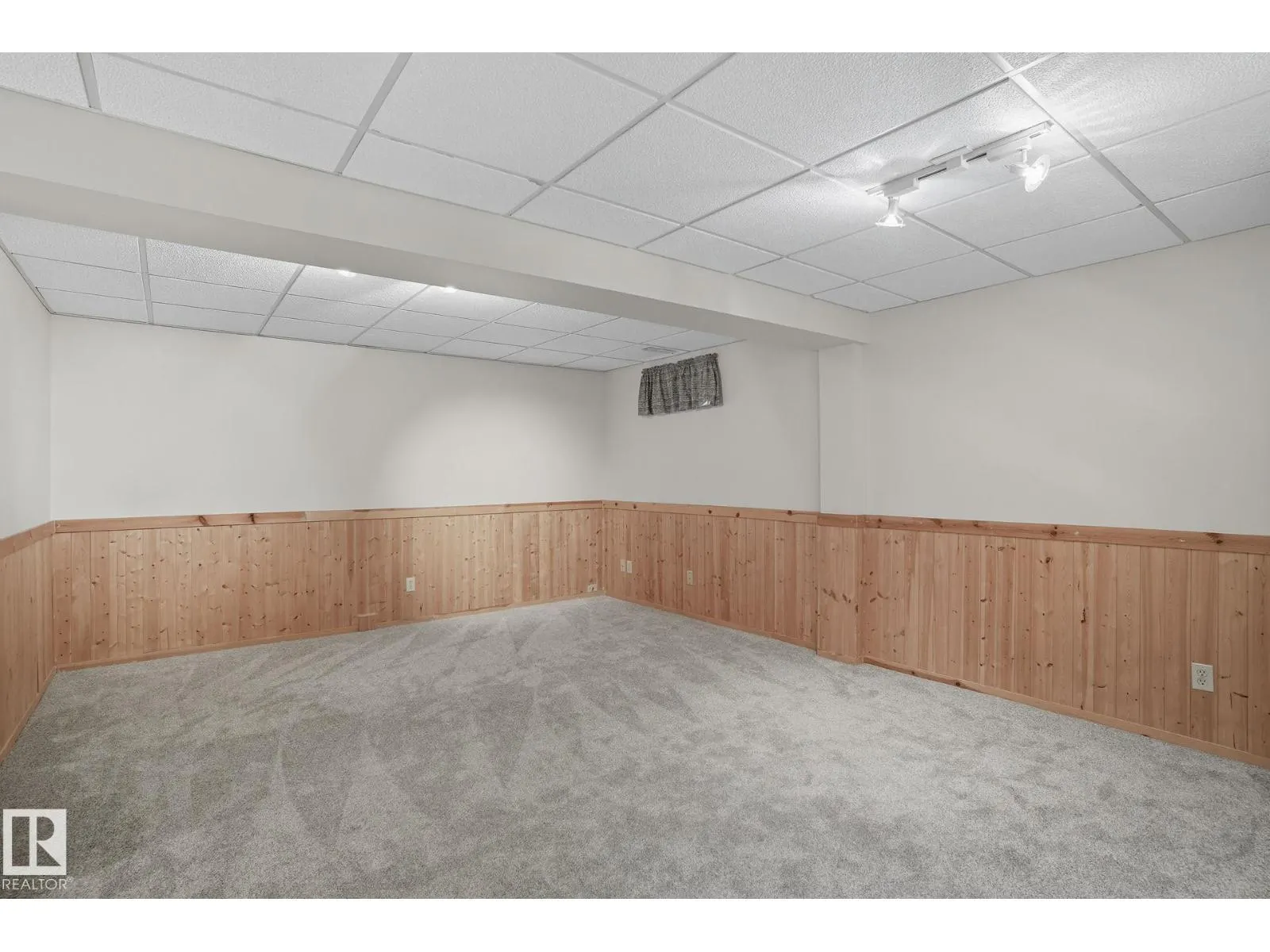 7 PEMBINA PL