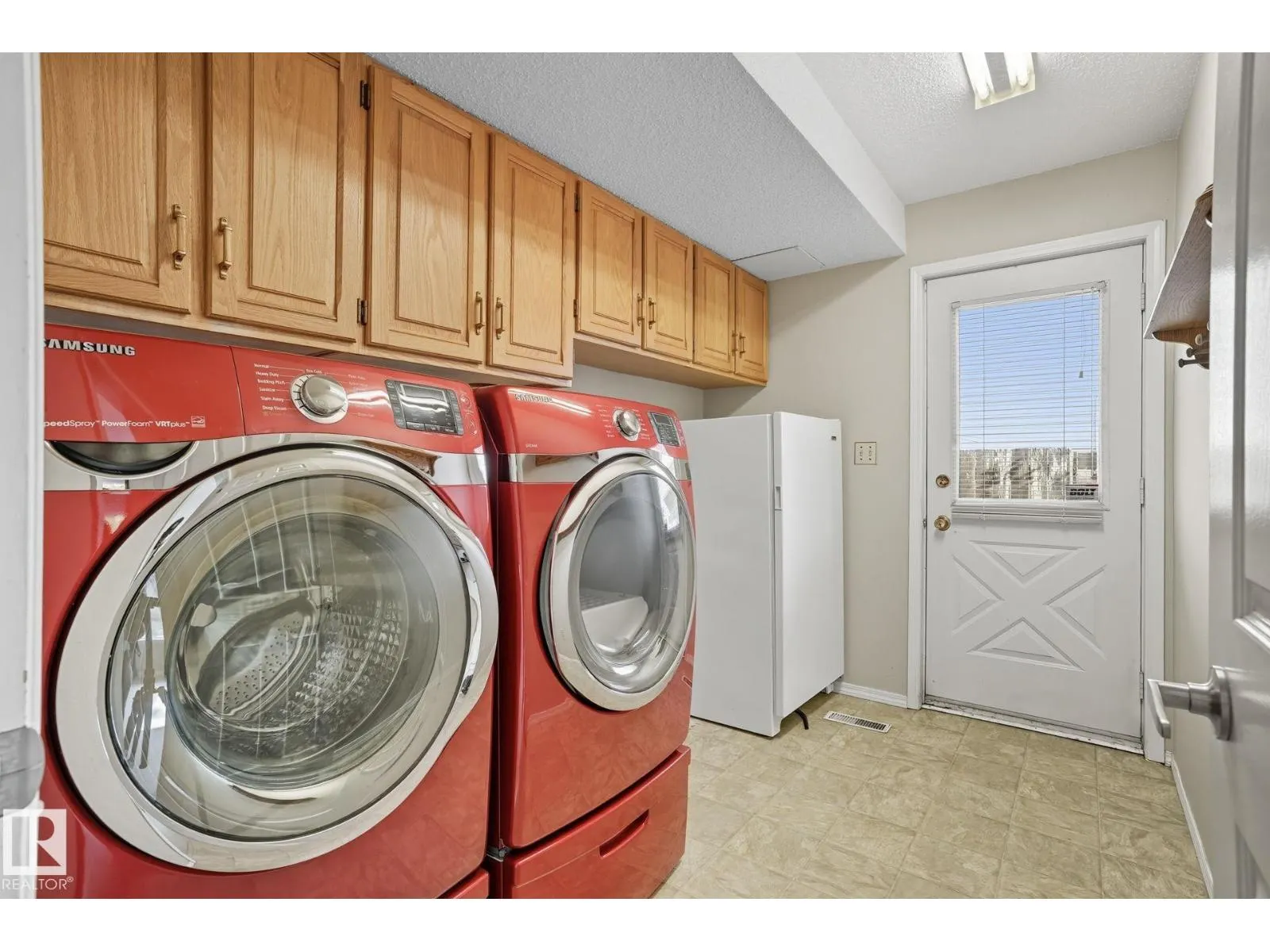 7 PEMBINA PL