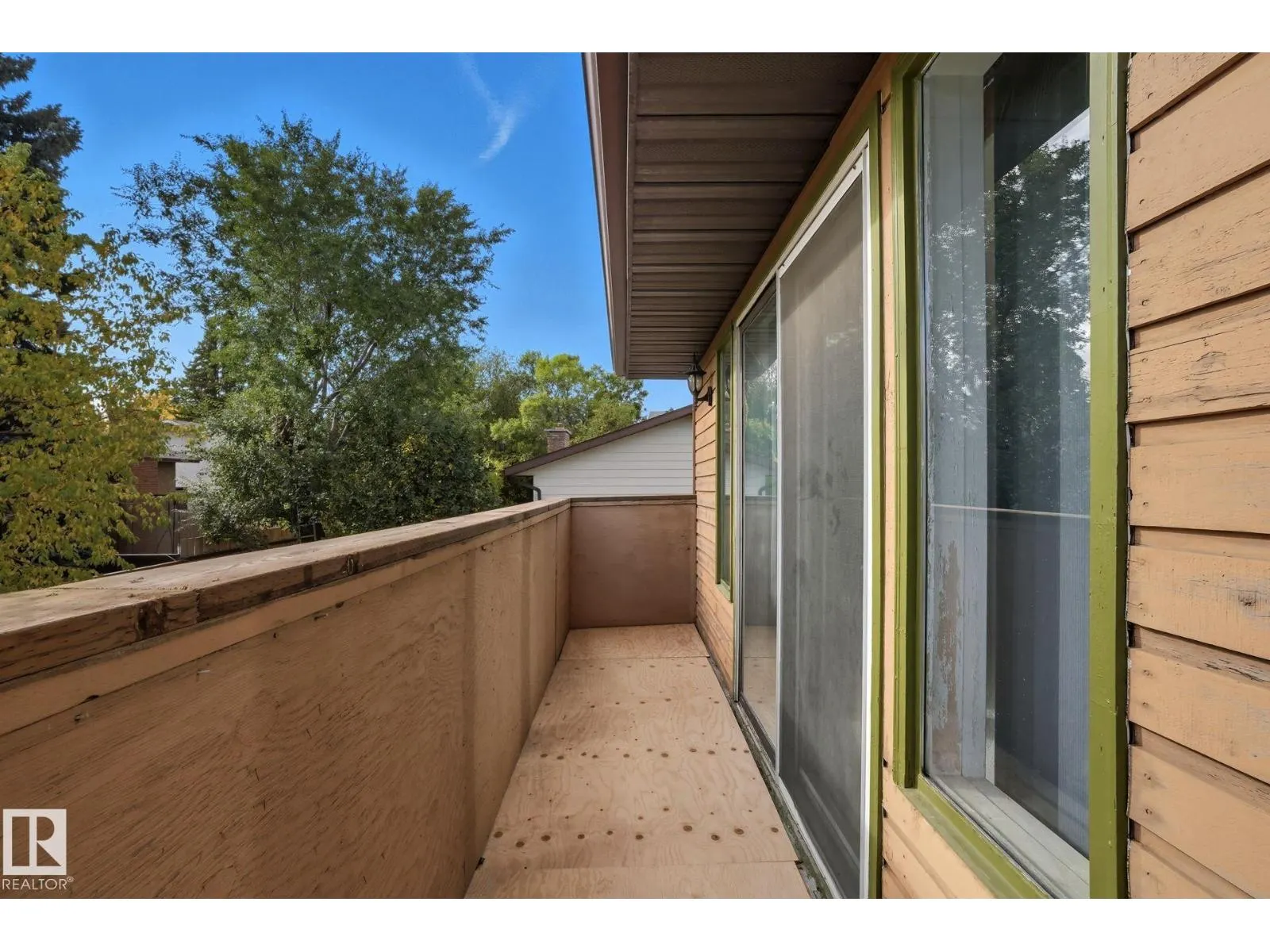7 PEMBINA PL