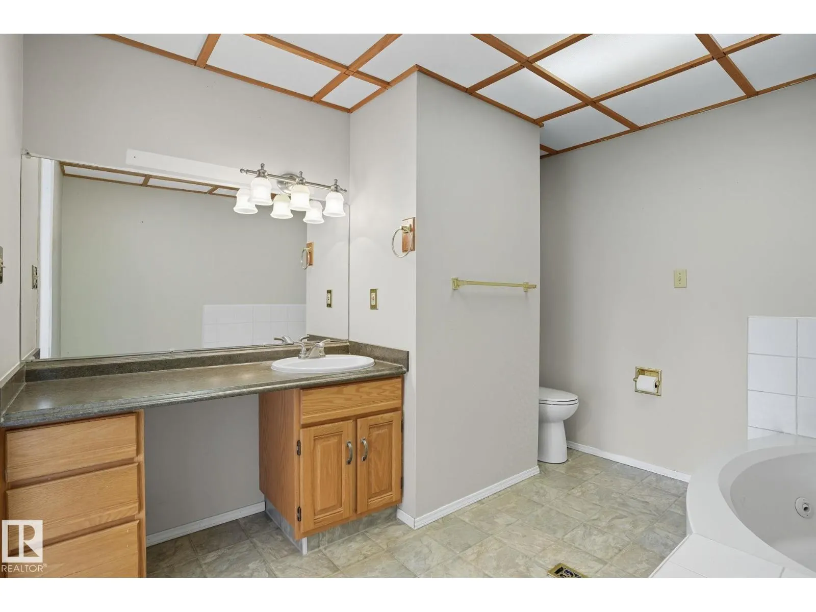 7 PEMBINA PL