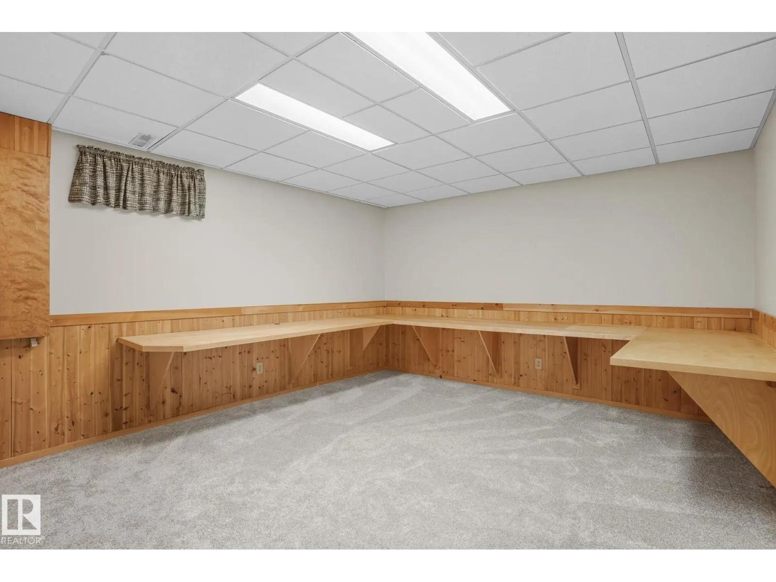 7 PEMBINA PL