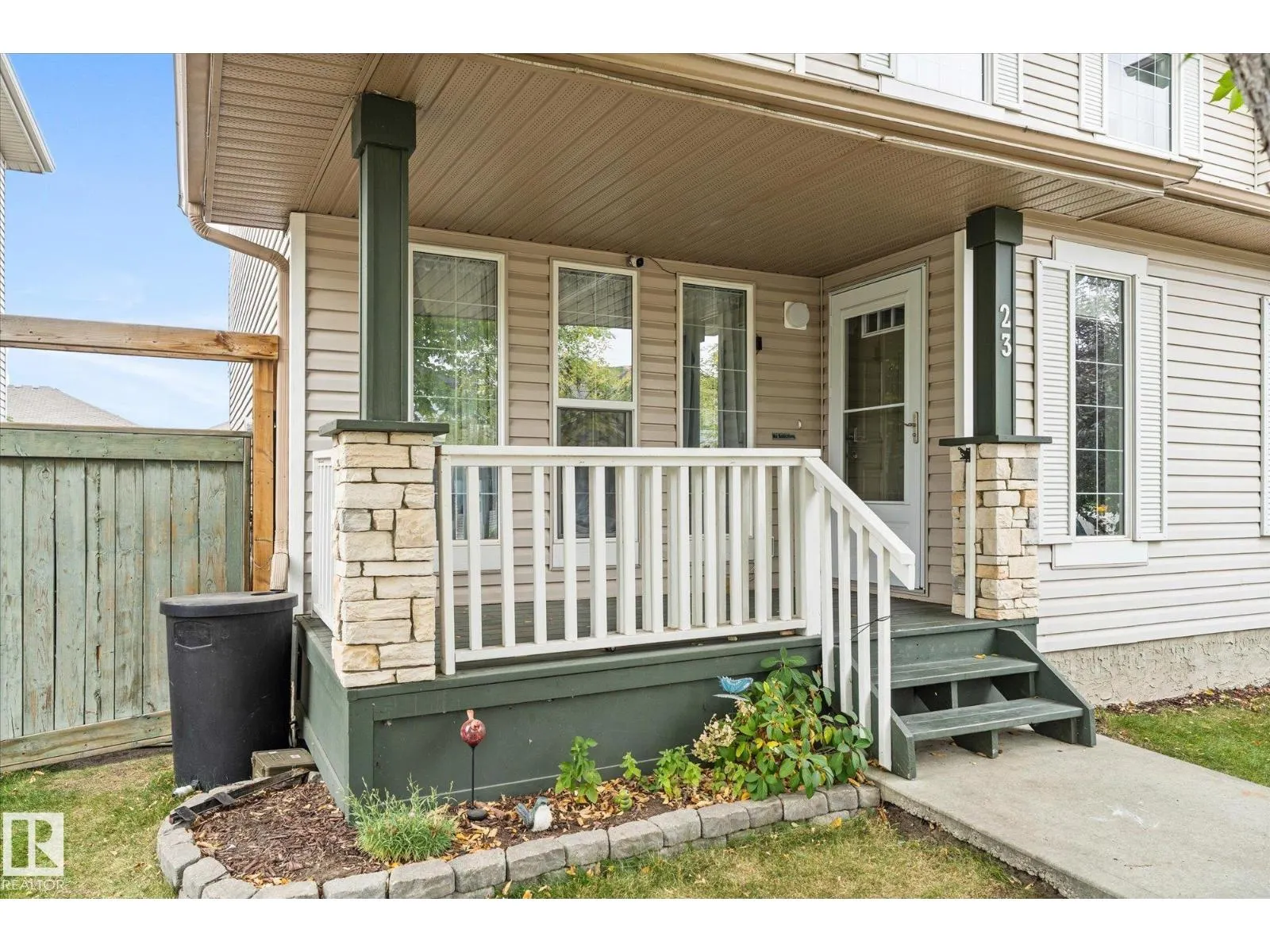 23 VERNON ST