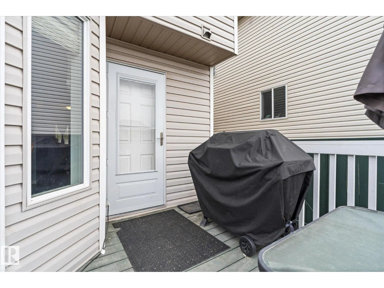 23 VERNON ST