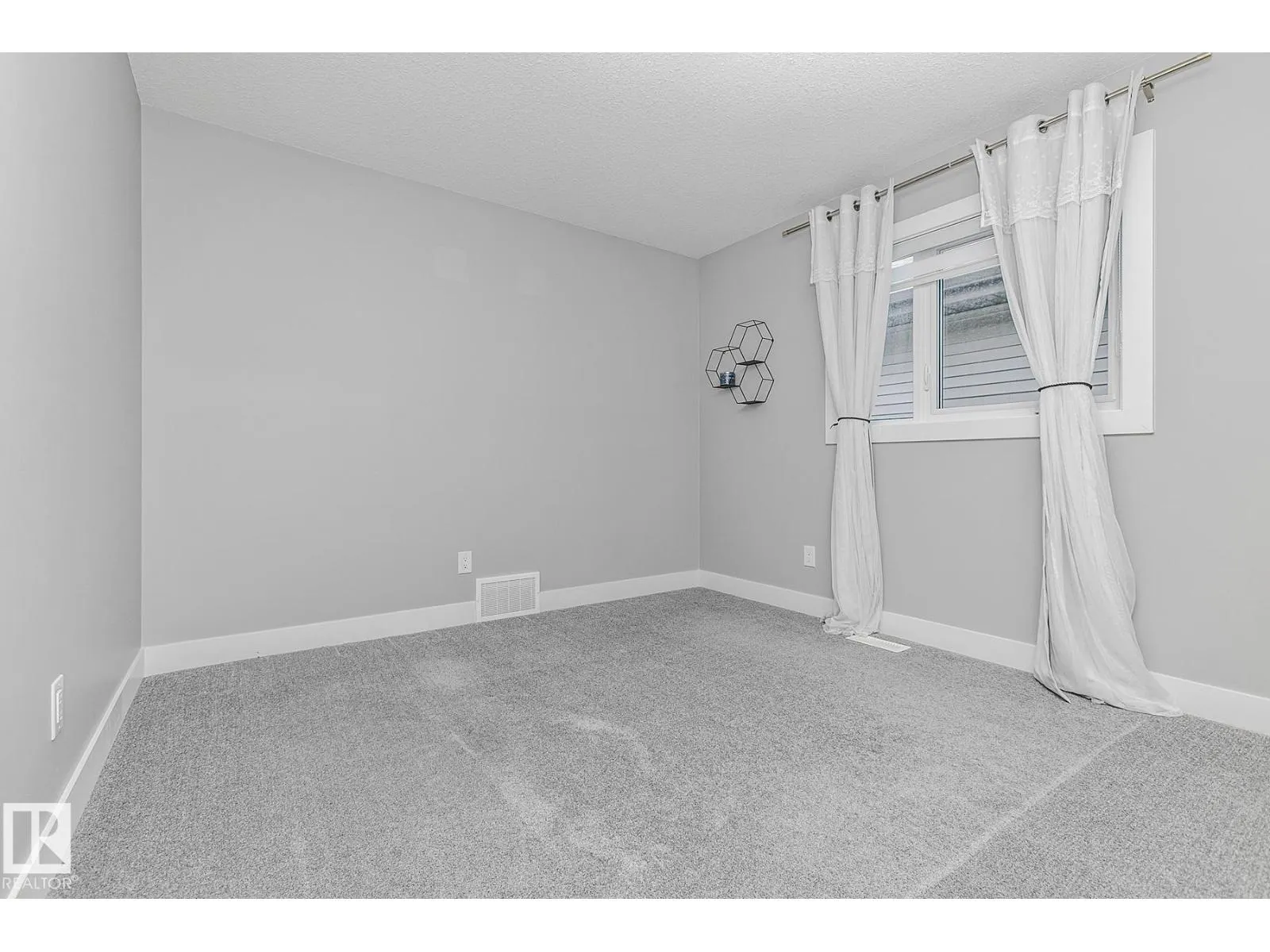 49 SUMMERSTONE LN
