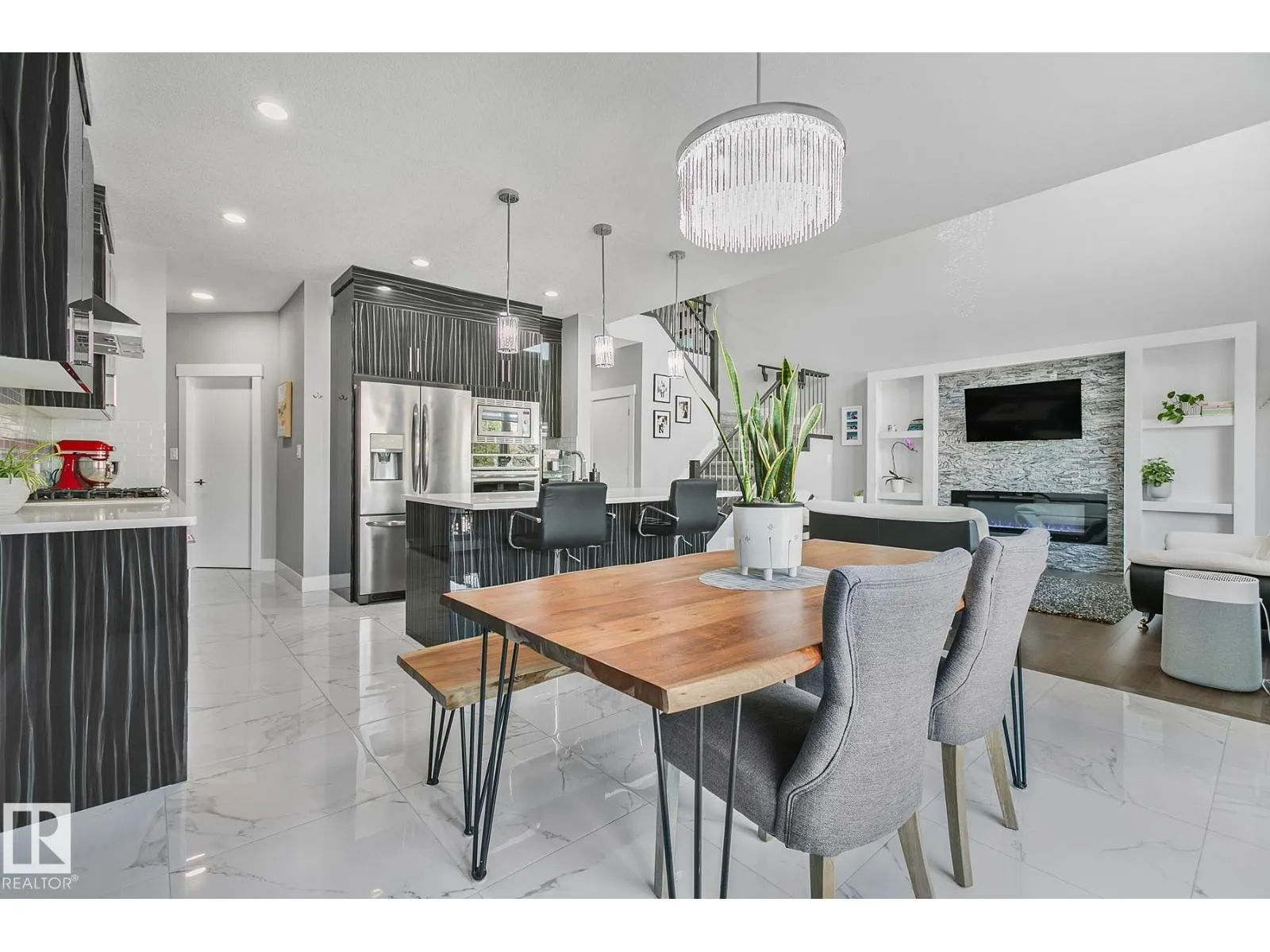 49 SUMMERSTONE LN
