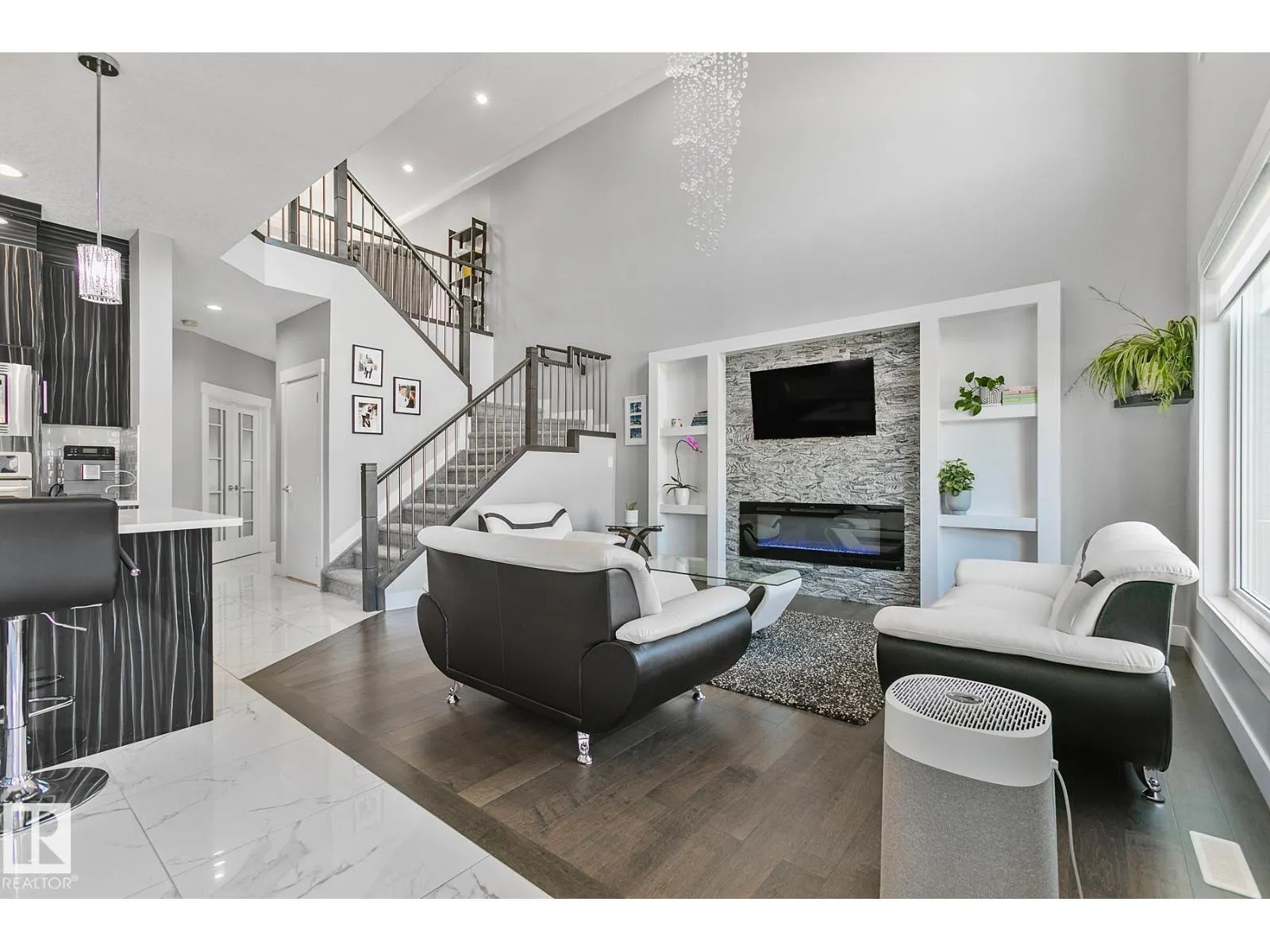 49 SUMMERSTONE LN