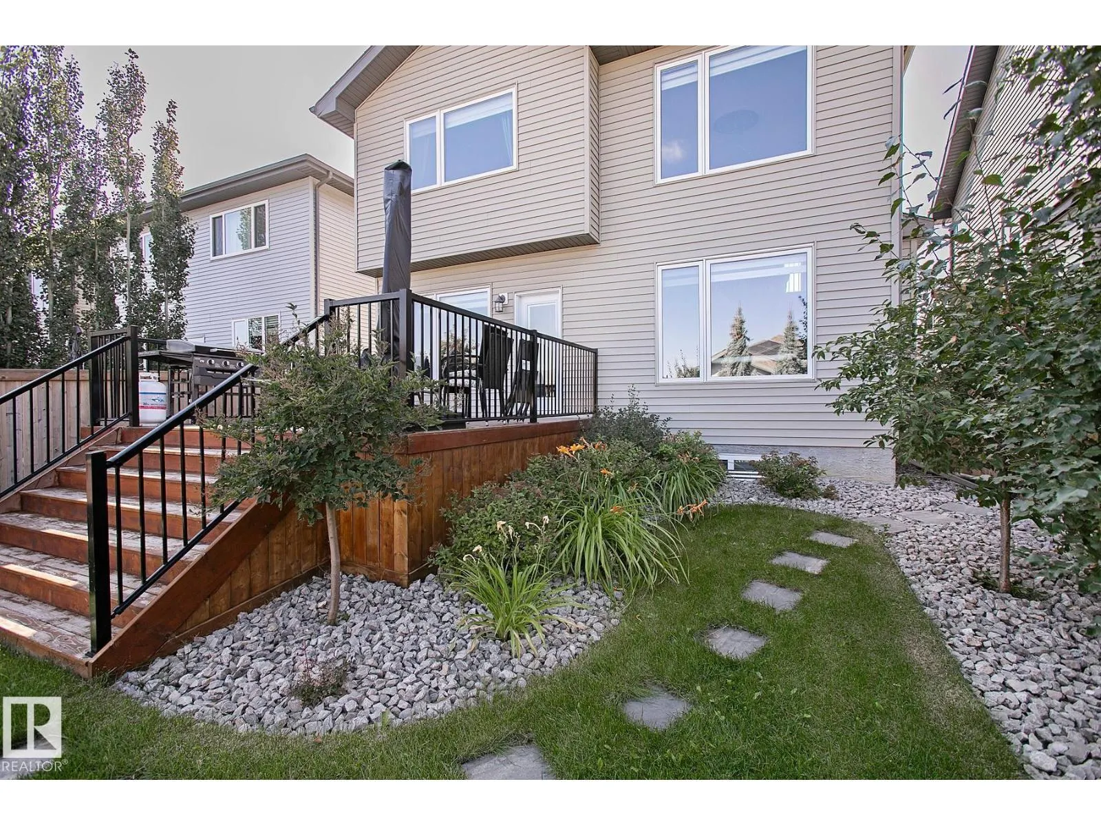 49 SUMMERSTONE LN
