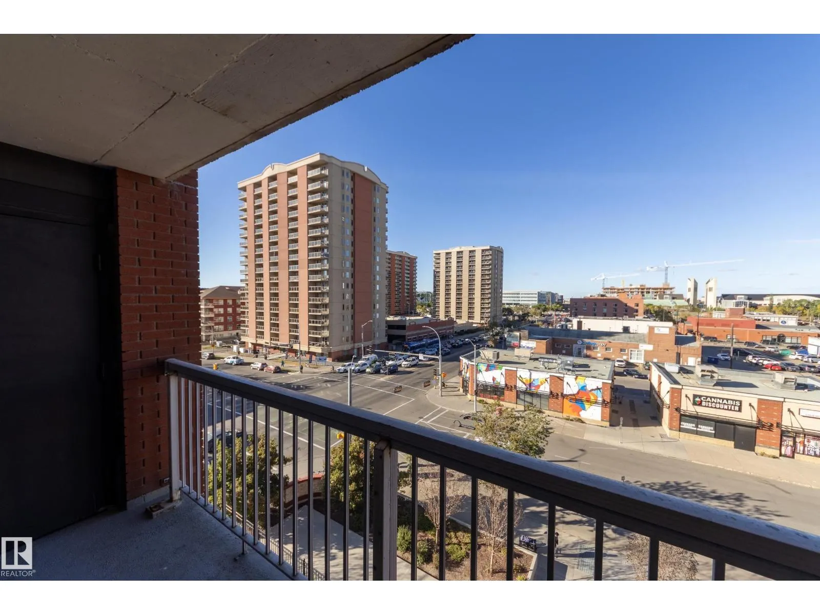 #502 10175 109 ST NW