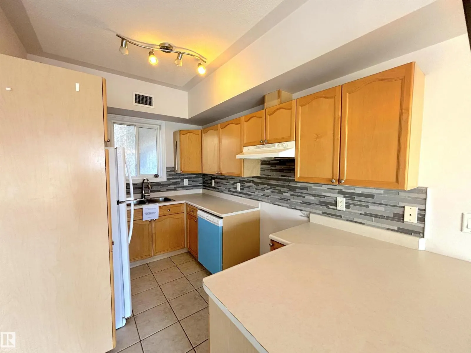 #510 10606 102 AV NW