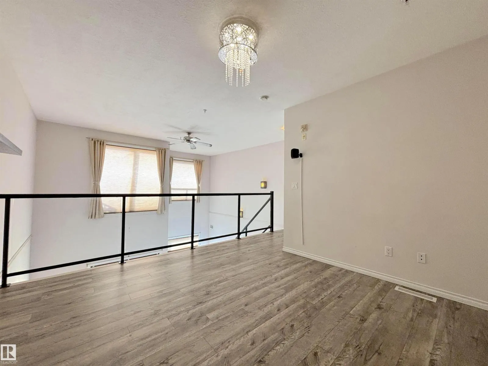 #510 10606 102 AV NW