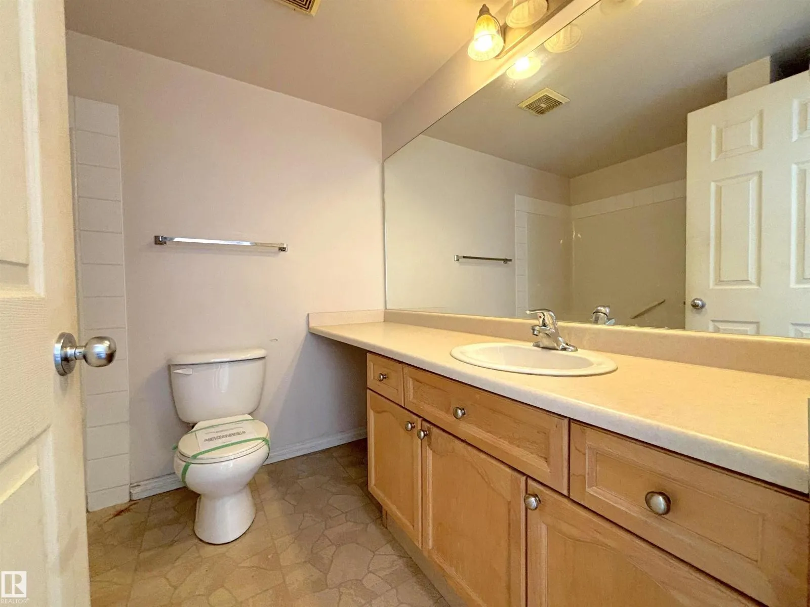 #510 10606 102 AV NW