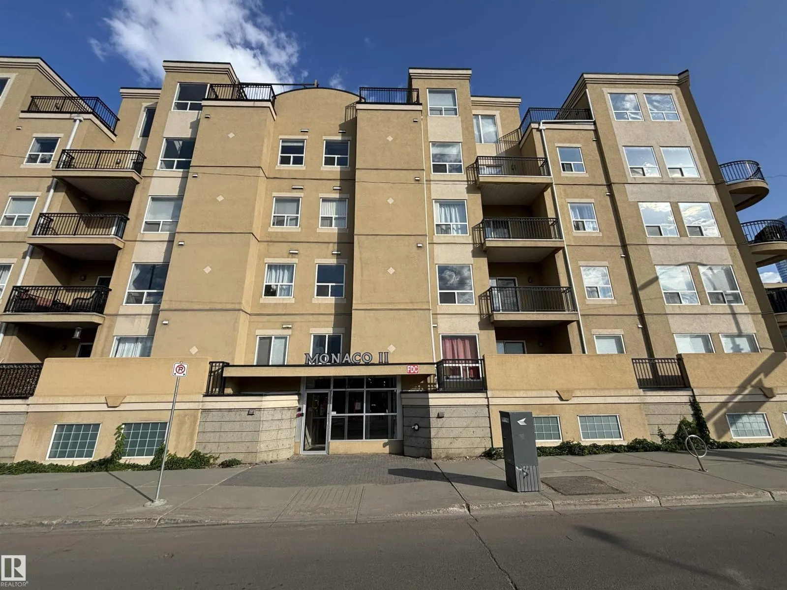 #510 10606 102 AV NW