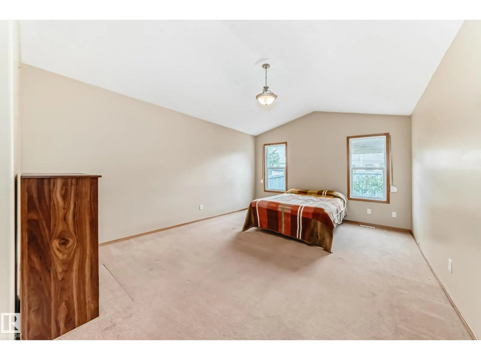 10819 178 AV NW