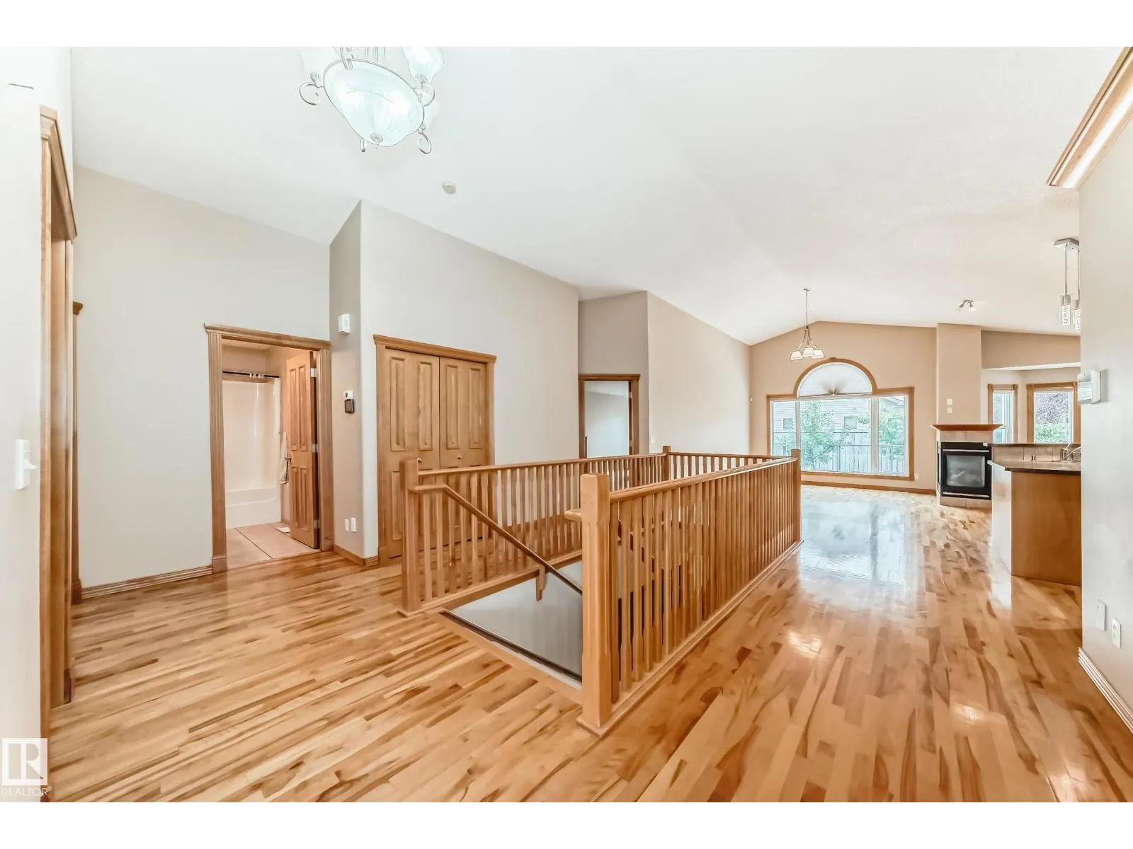 10819 178 AV NW
