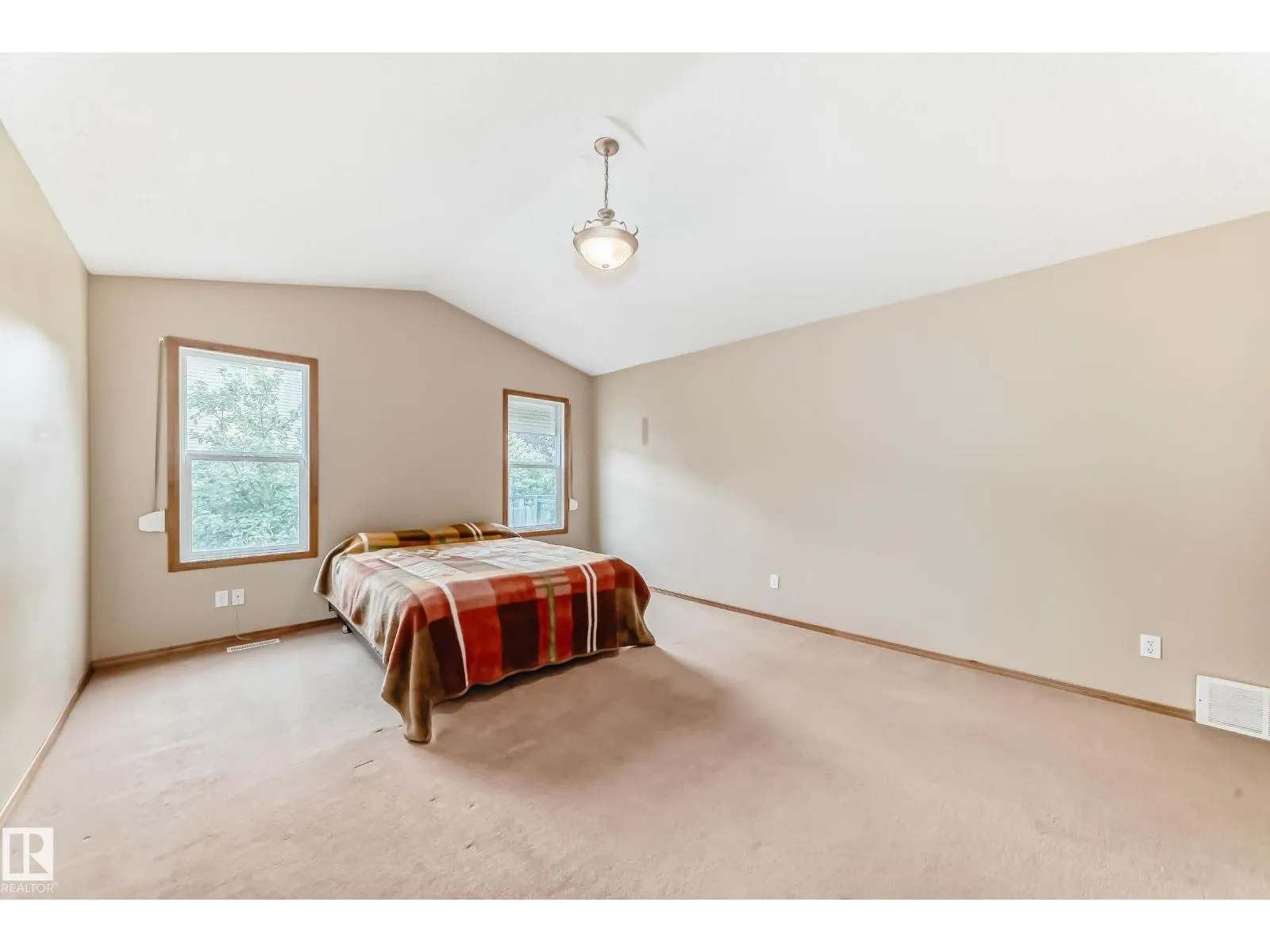 10819 178 AV NW