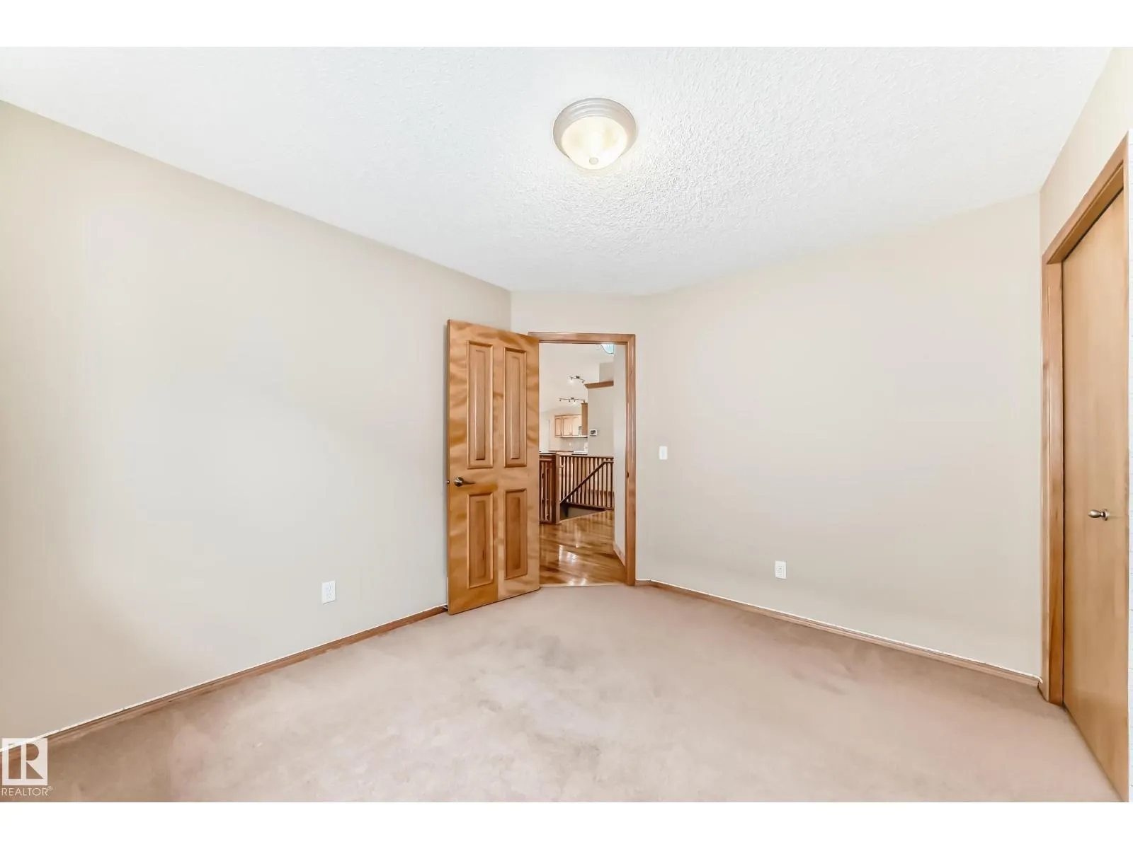 10819 178 AV NW