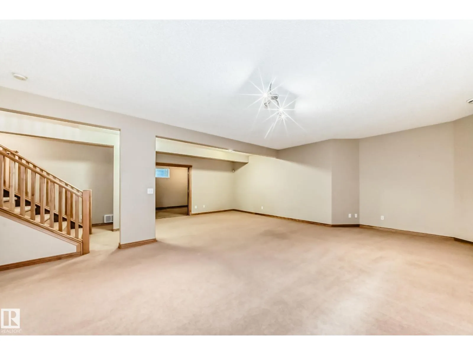 10819 178 AV NW