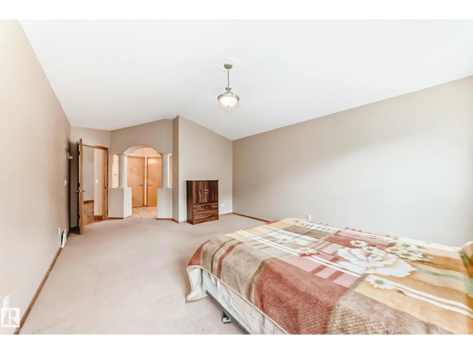 10819 178 AV NW