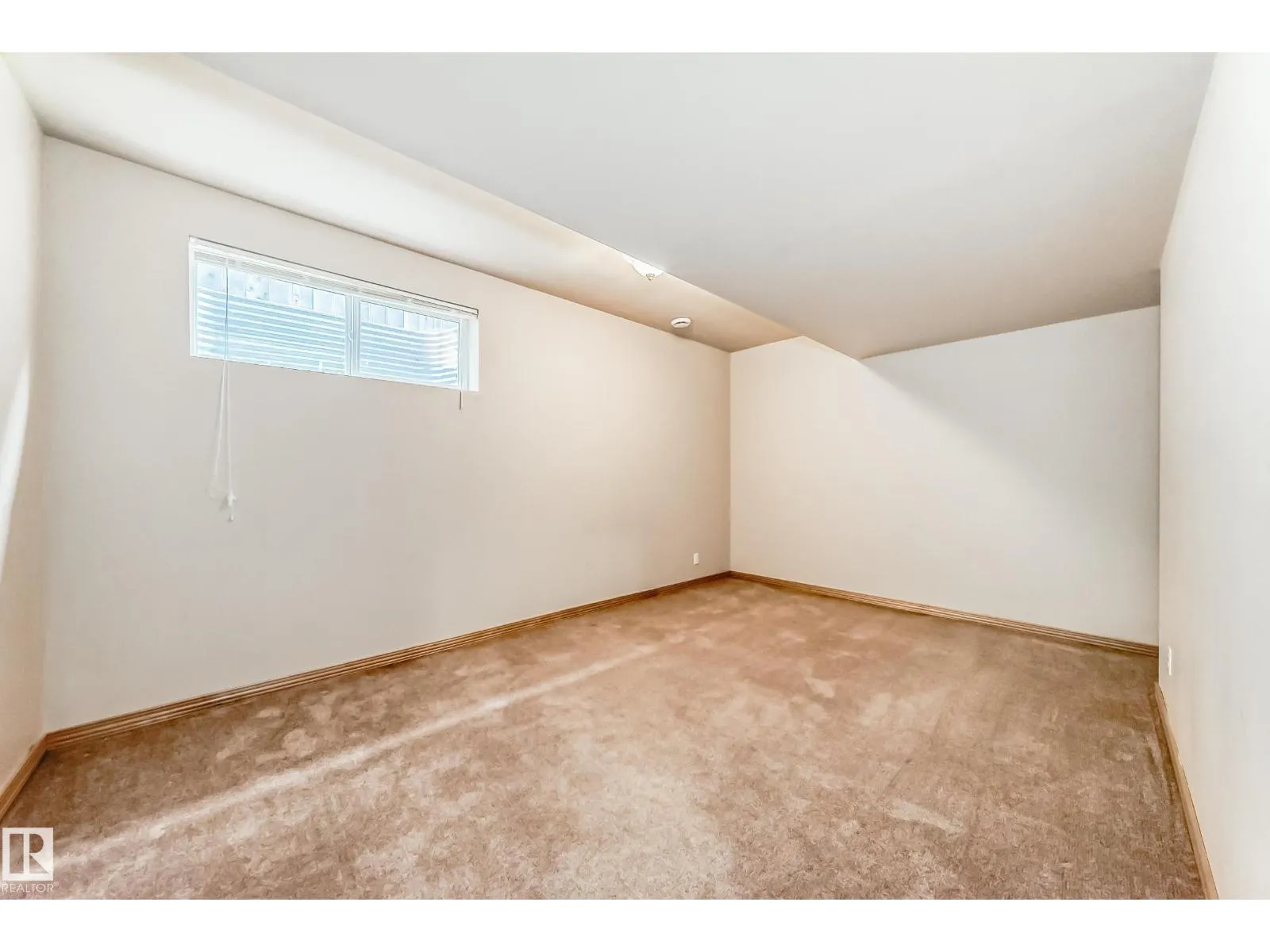 10819 178 AV NW