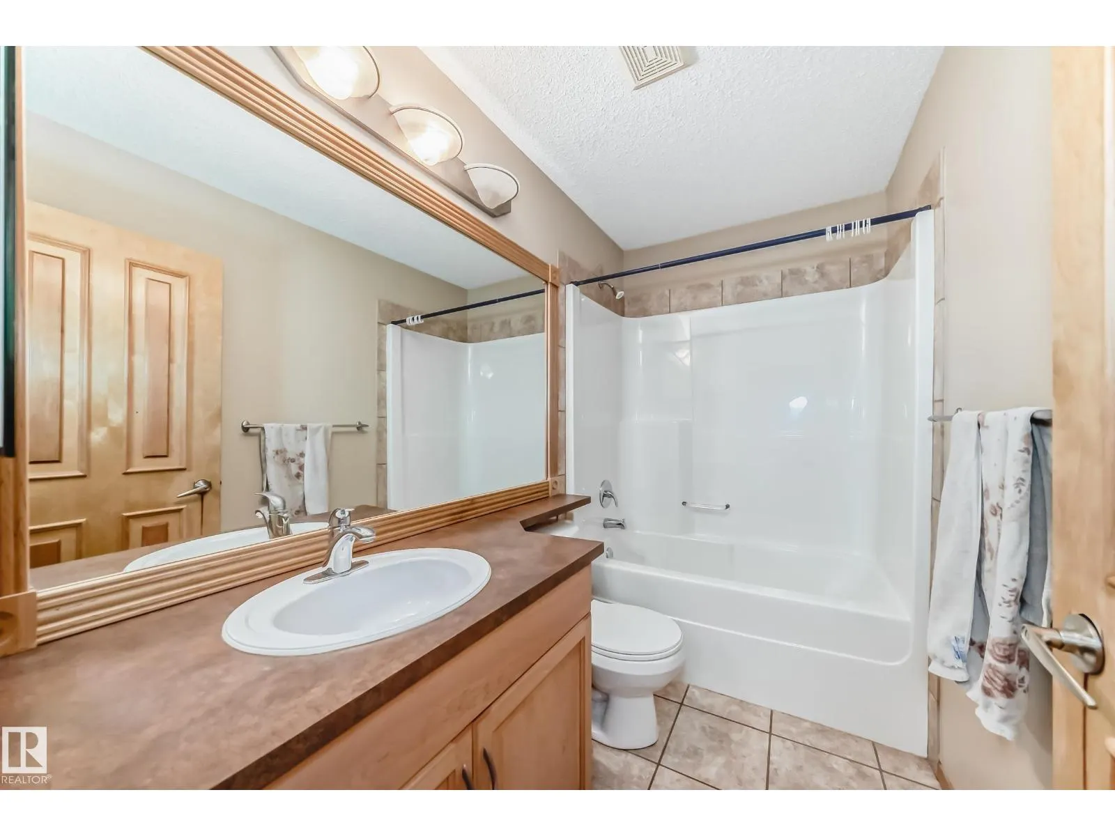 10819 178 AV NW