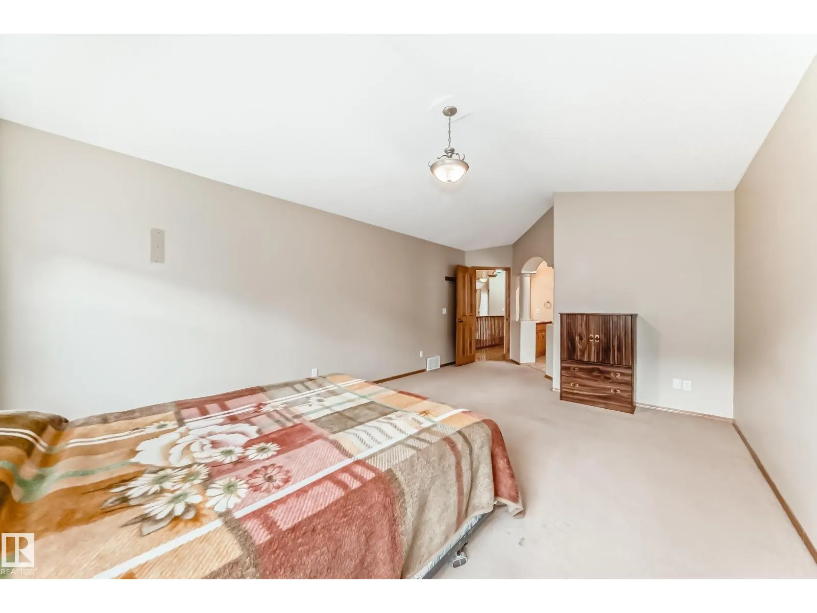 10819 178 AV NW