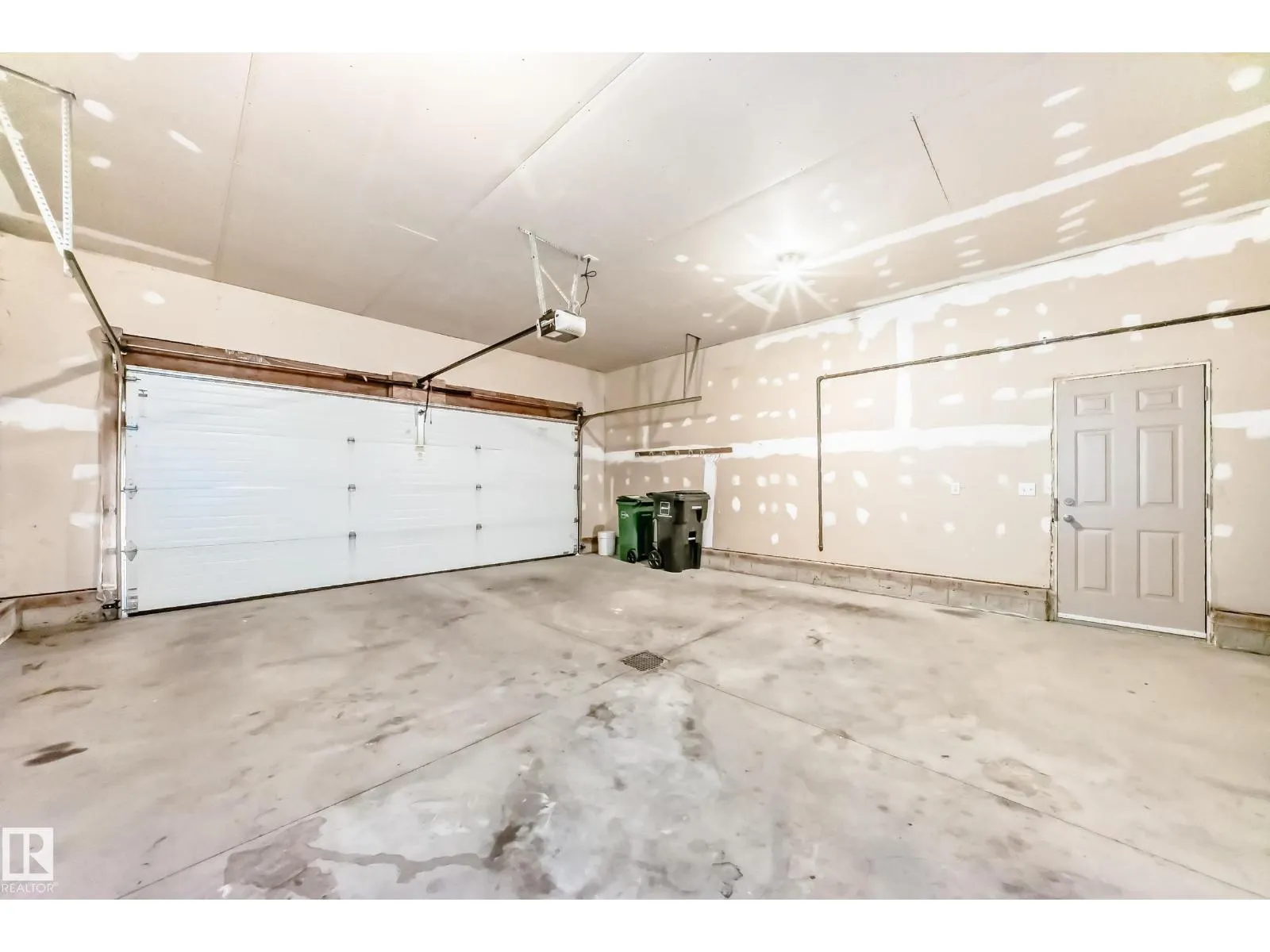 10819 178 AV NW