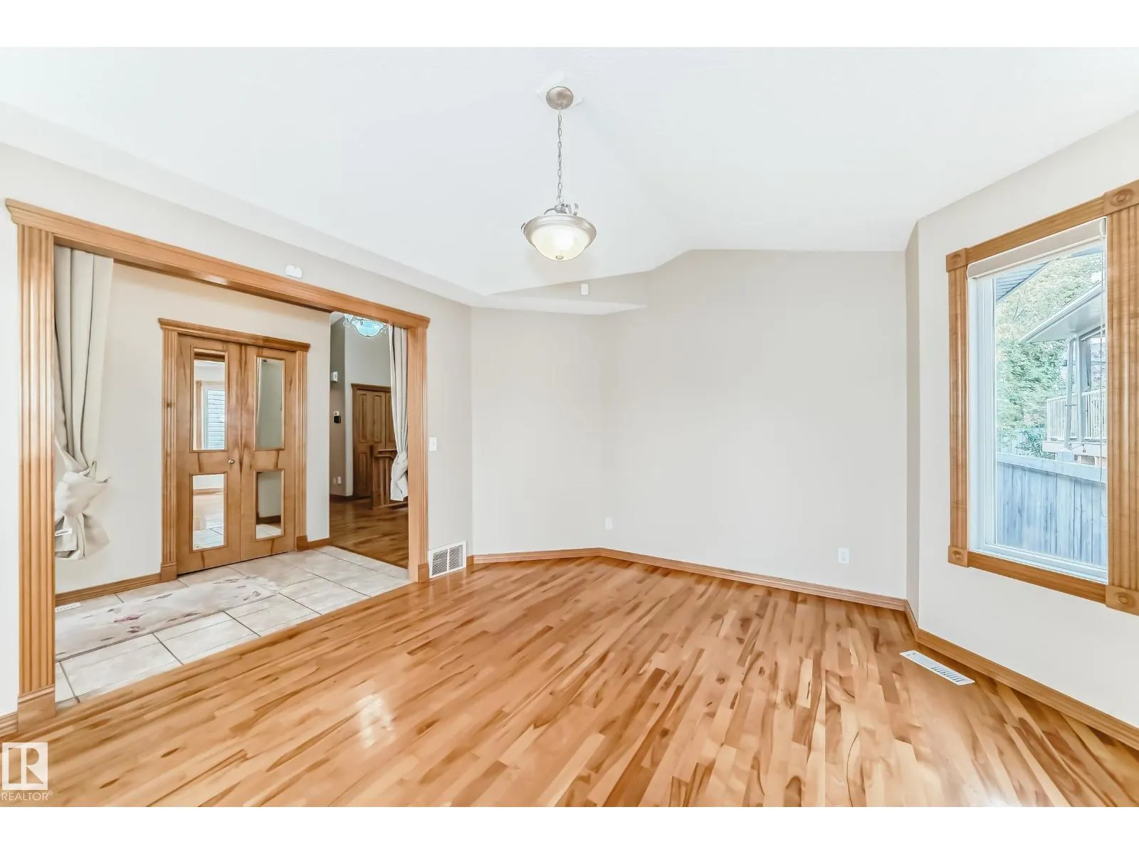 10819 178 AV NW