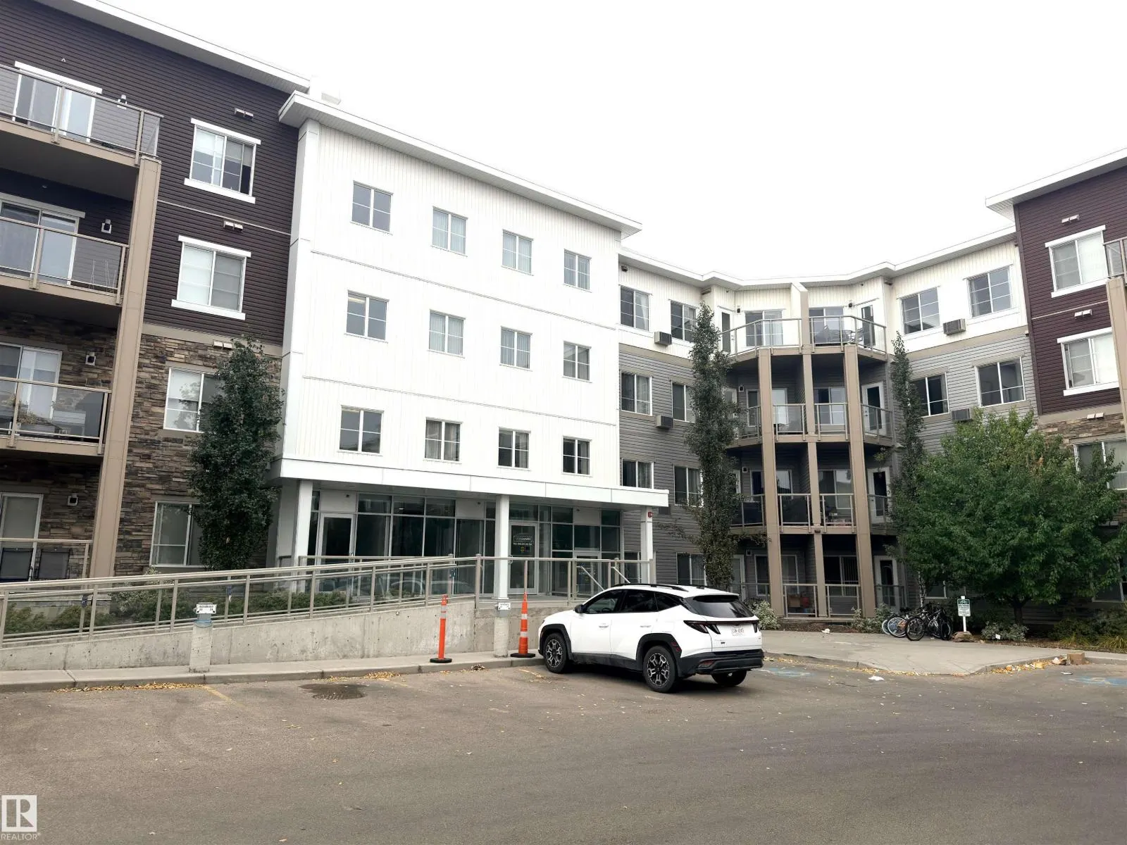 #415 812 WELSH DR SW