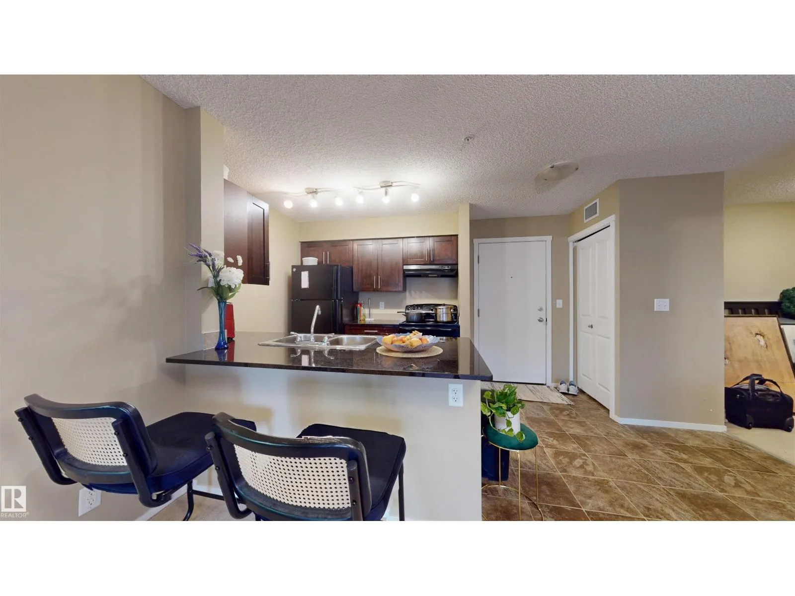 #106 5370 CHAPPELLE RD SW