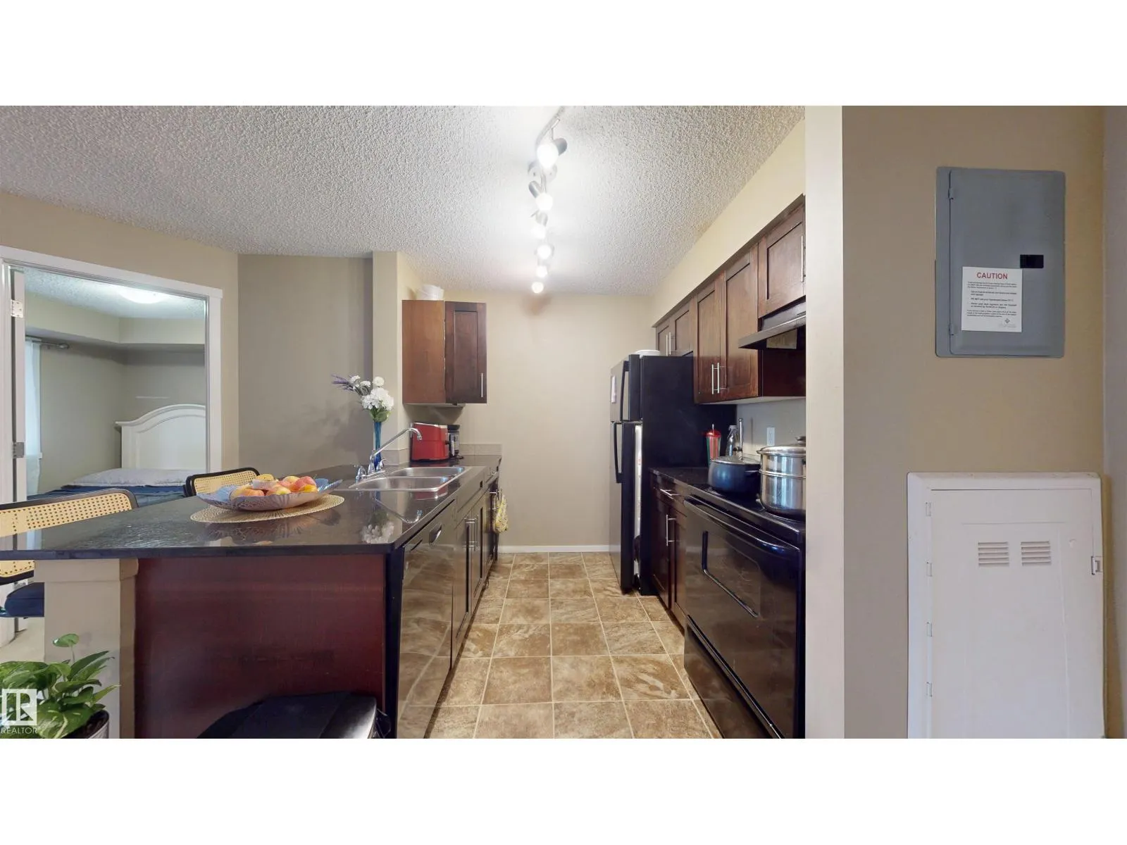 #106 5370 CHAPPELLE RD SW