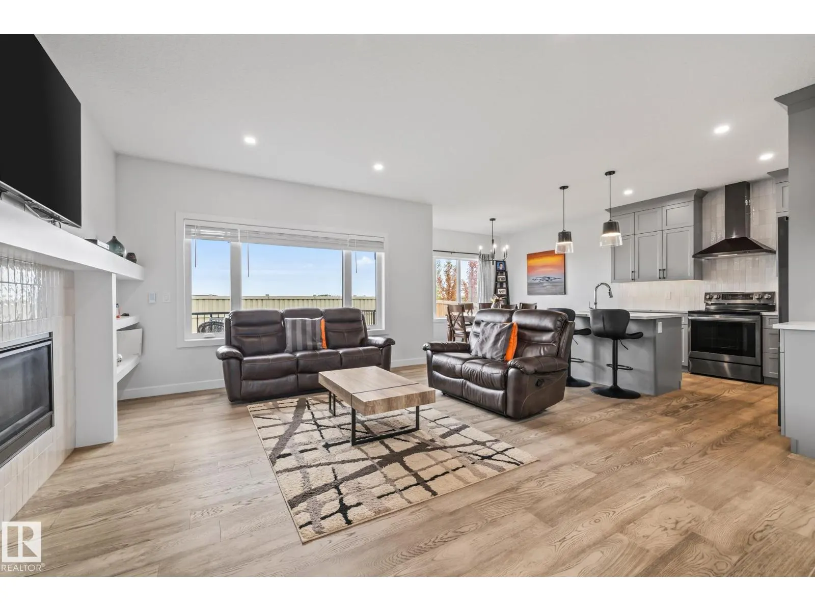 34 EDGEFIELD WY