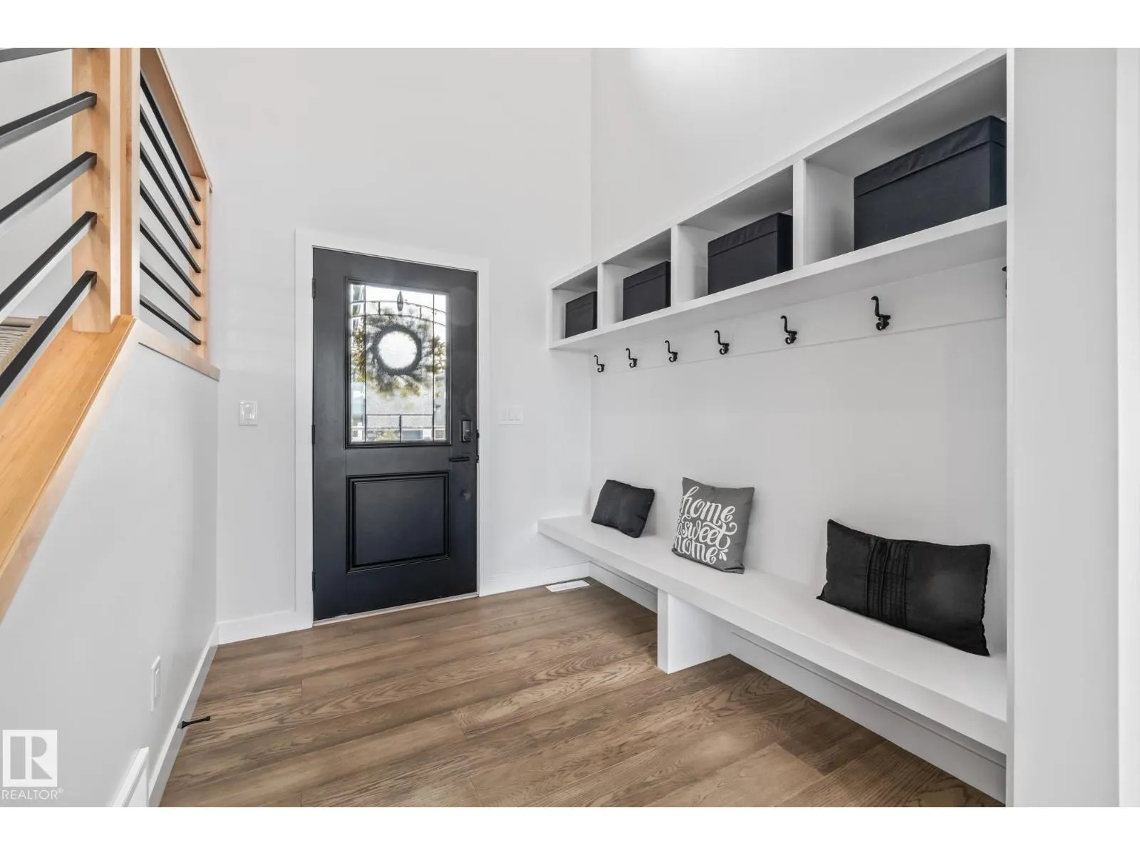 34 EDGEFIELD WY