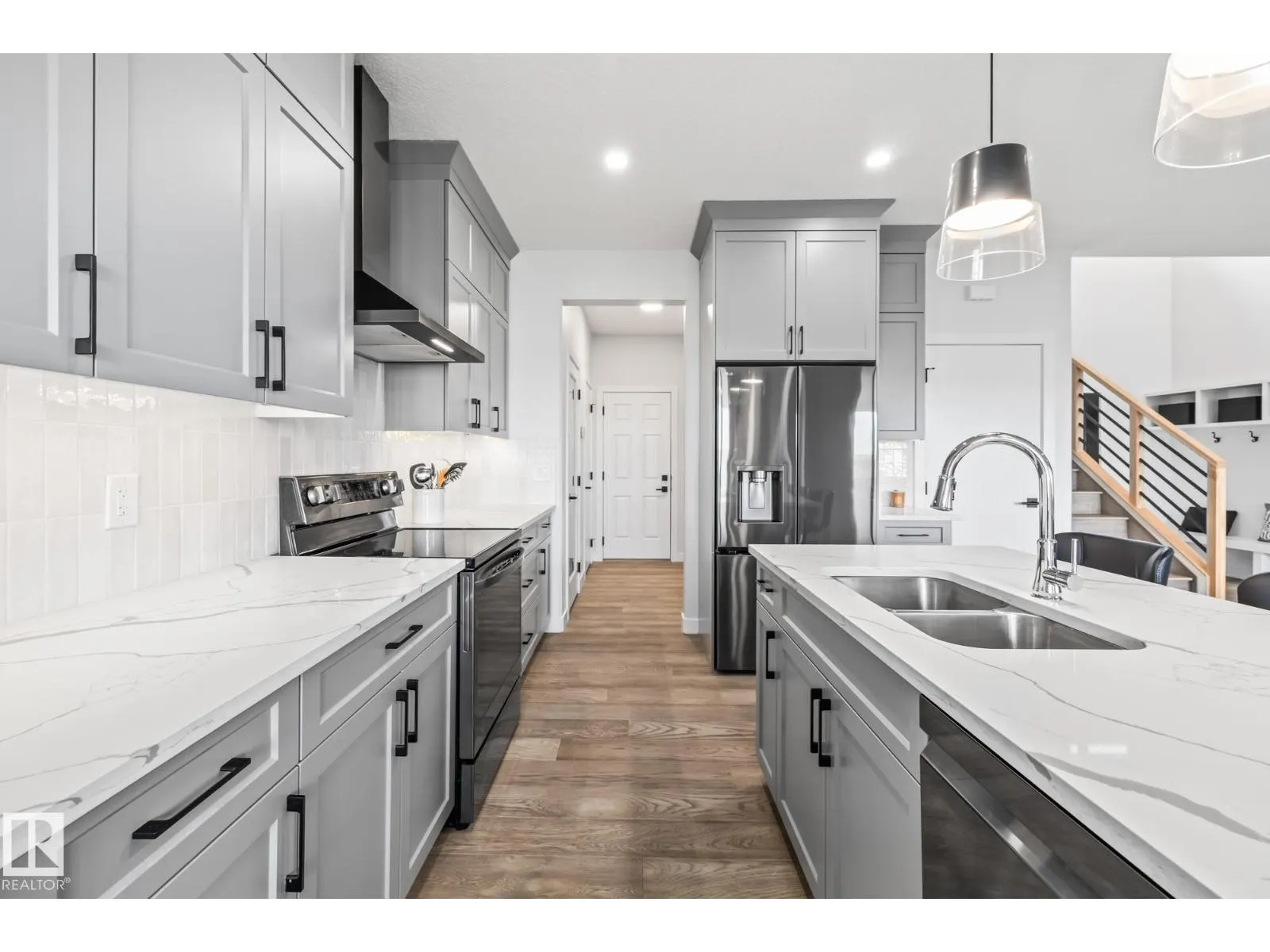 34 EDGEFIELD WY