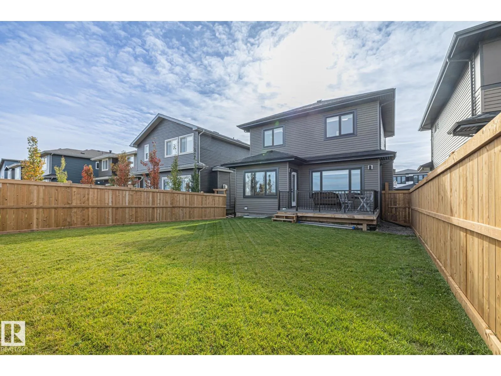 34 EDGEFIELD WY