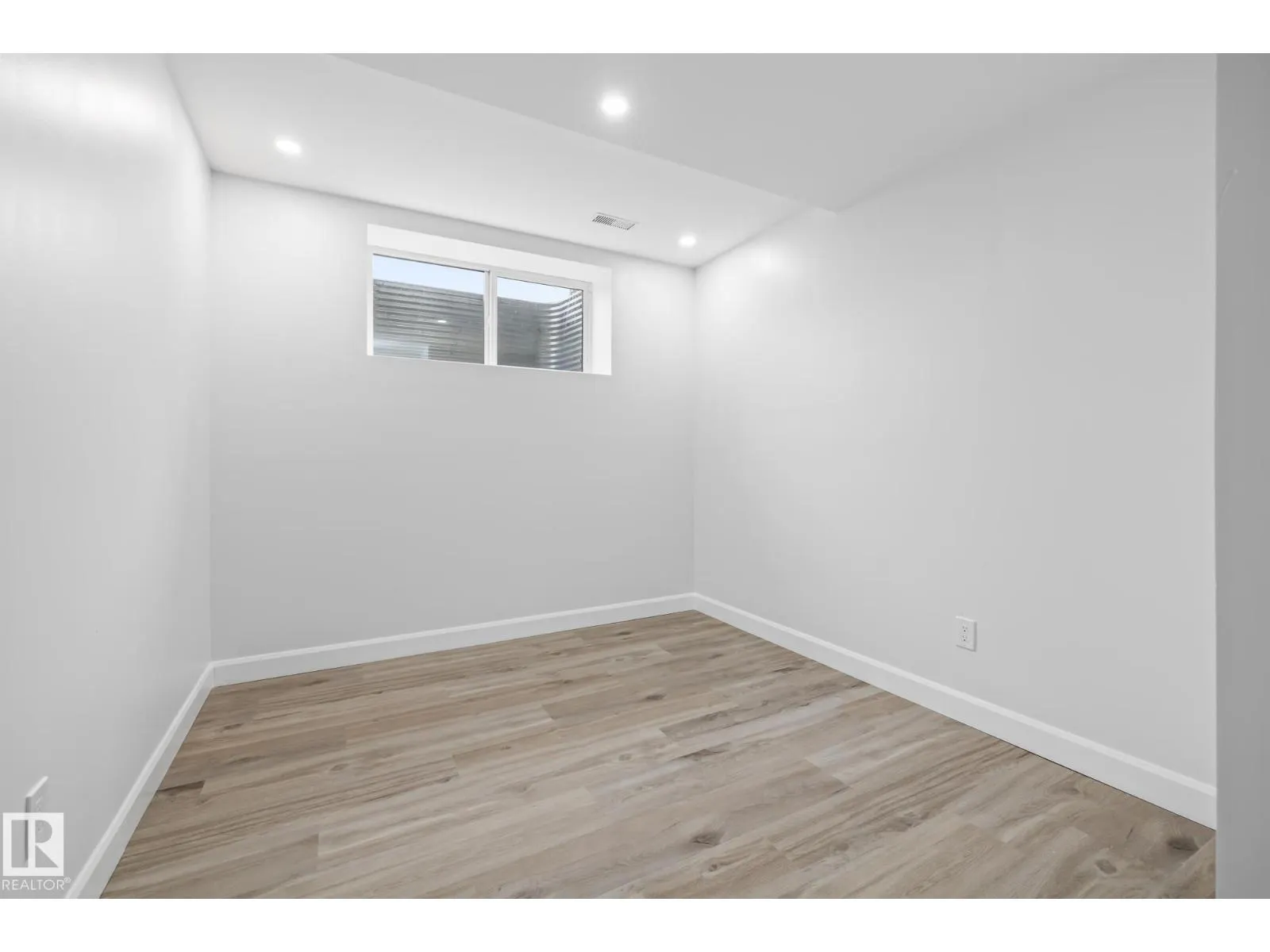 34 EDGEFIELD WY