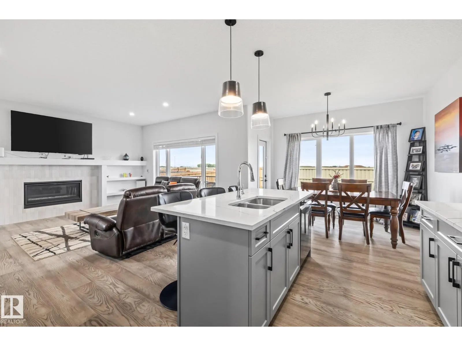 34 EDGEFIELD WY